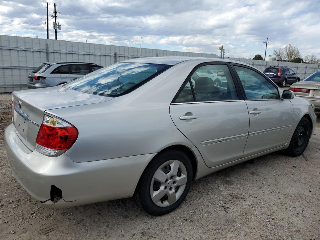 Photo 2 VIN: 4T1BE32K85U543957 - TOYOTA CAMRY 