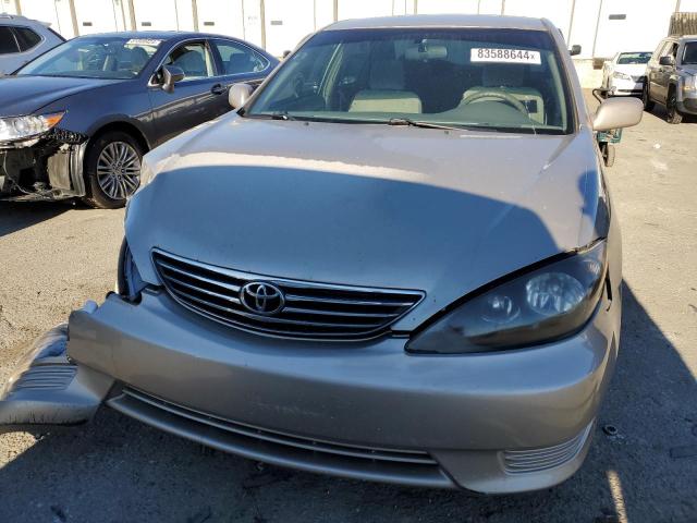 Photo 4 VIN: 4T1BE32K85U555283 - TOYOTA CAMRY LE 