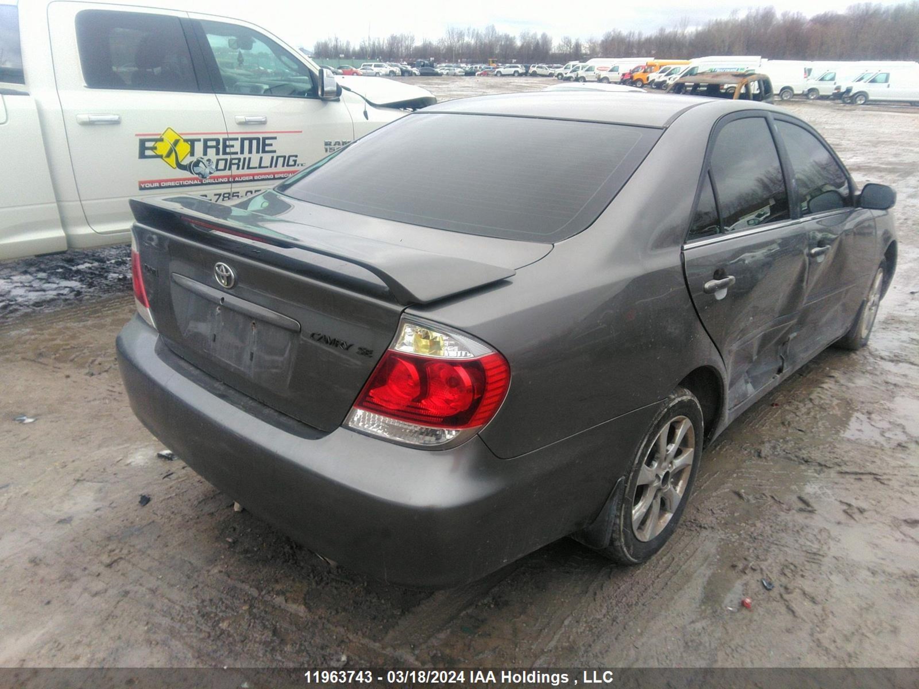 Photo 3 VIN: 4T1BE32K85U594178 - TOYOTA CAMRY 