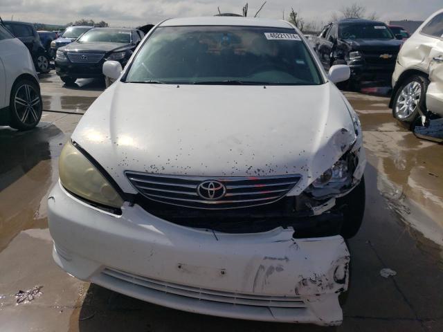 Photo 4 VIN: 4T1BE32K85U605843 - TOYOTA CAMRY 