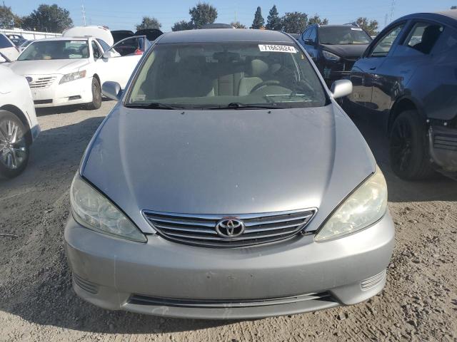 Photo 4 VIN: 4T1BE32K85U991681 - TOYOTA CAMRY LE 