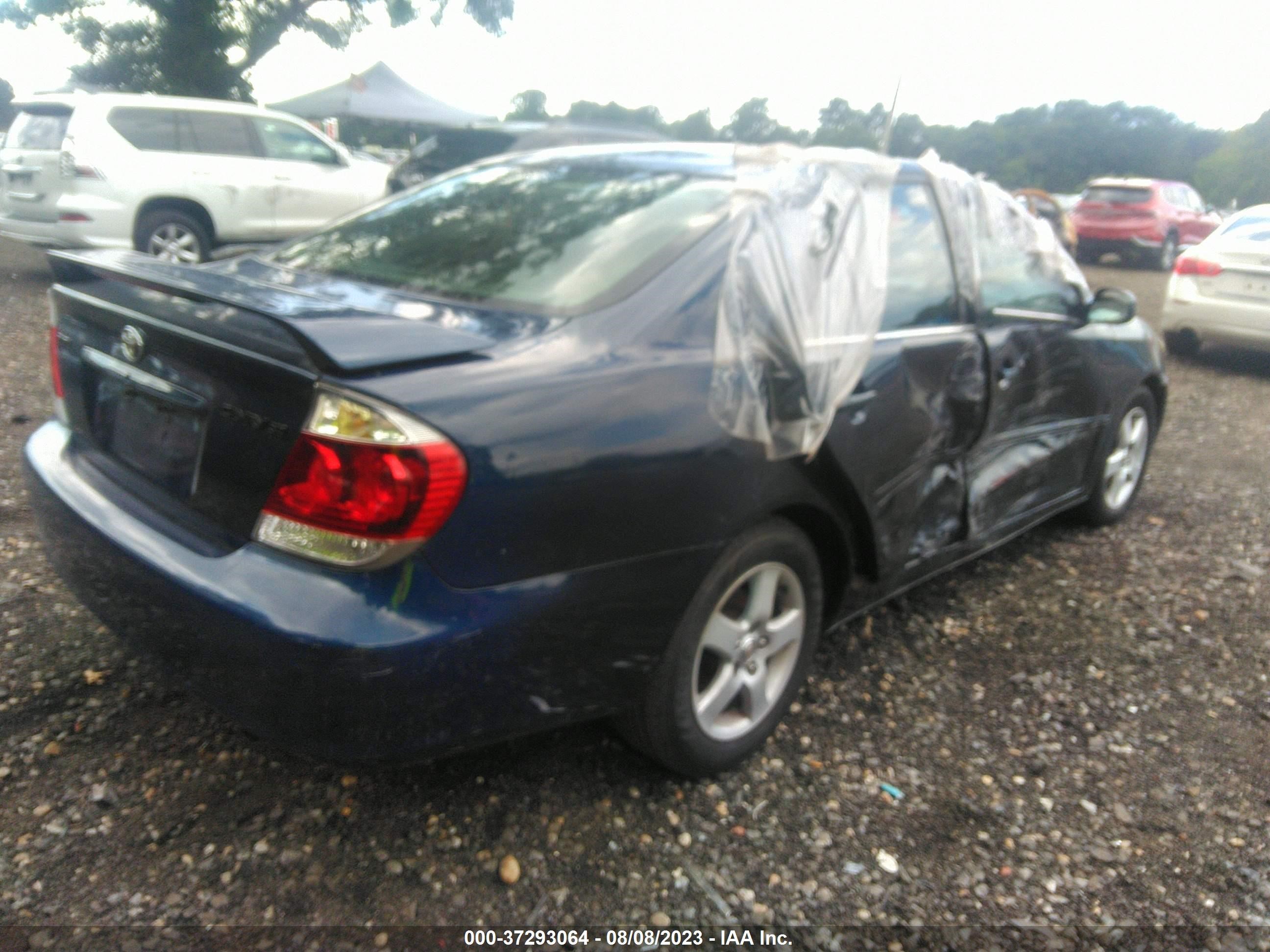 Photo 3 VIN: 4T1BE32K86U111421 - TOYOTA CAMRY 