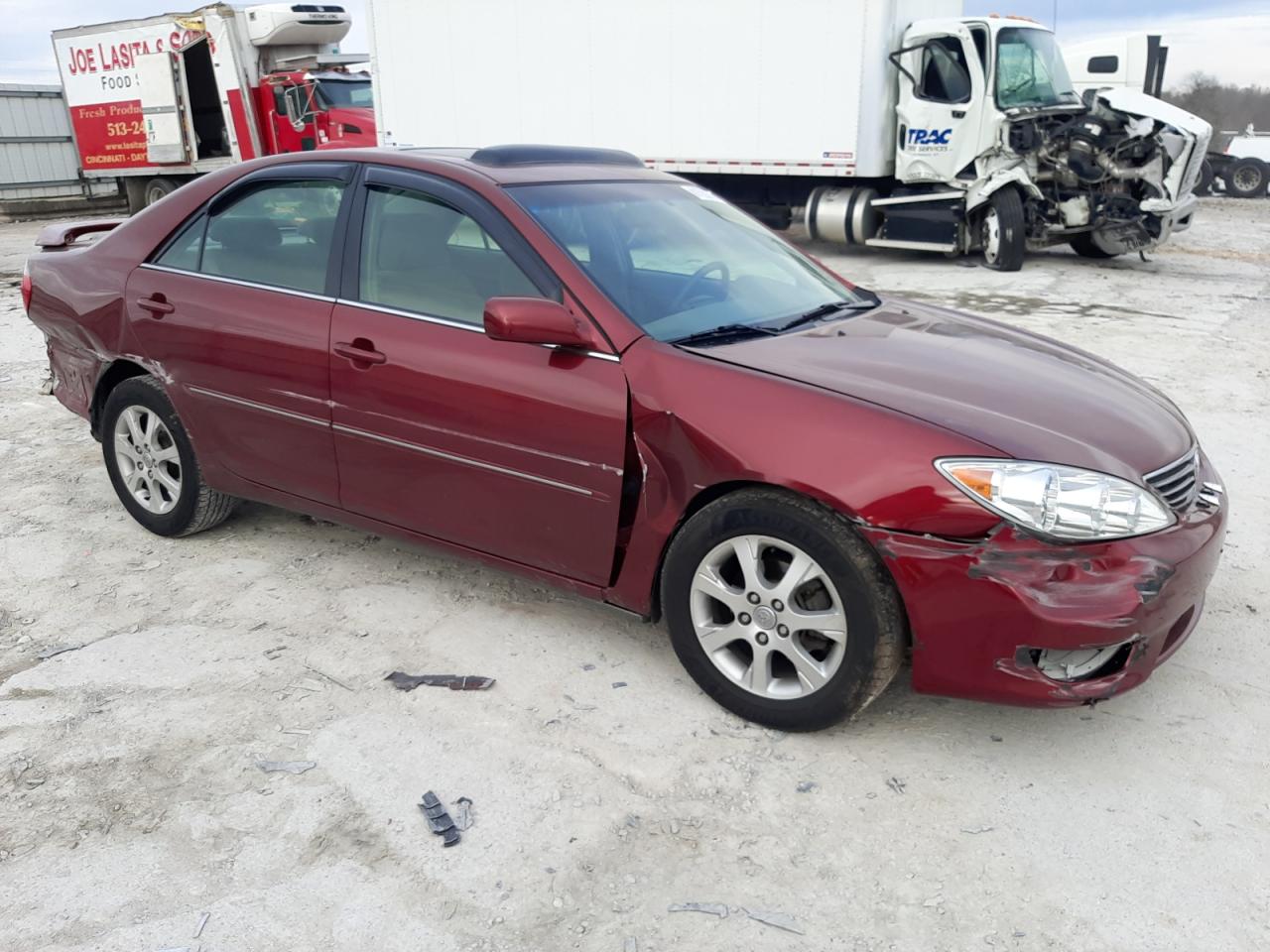 Photo 3 VIN: 4T1BE32K86U115081 - TOYOTA CAMRY 