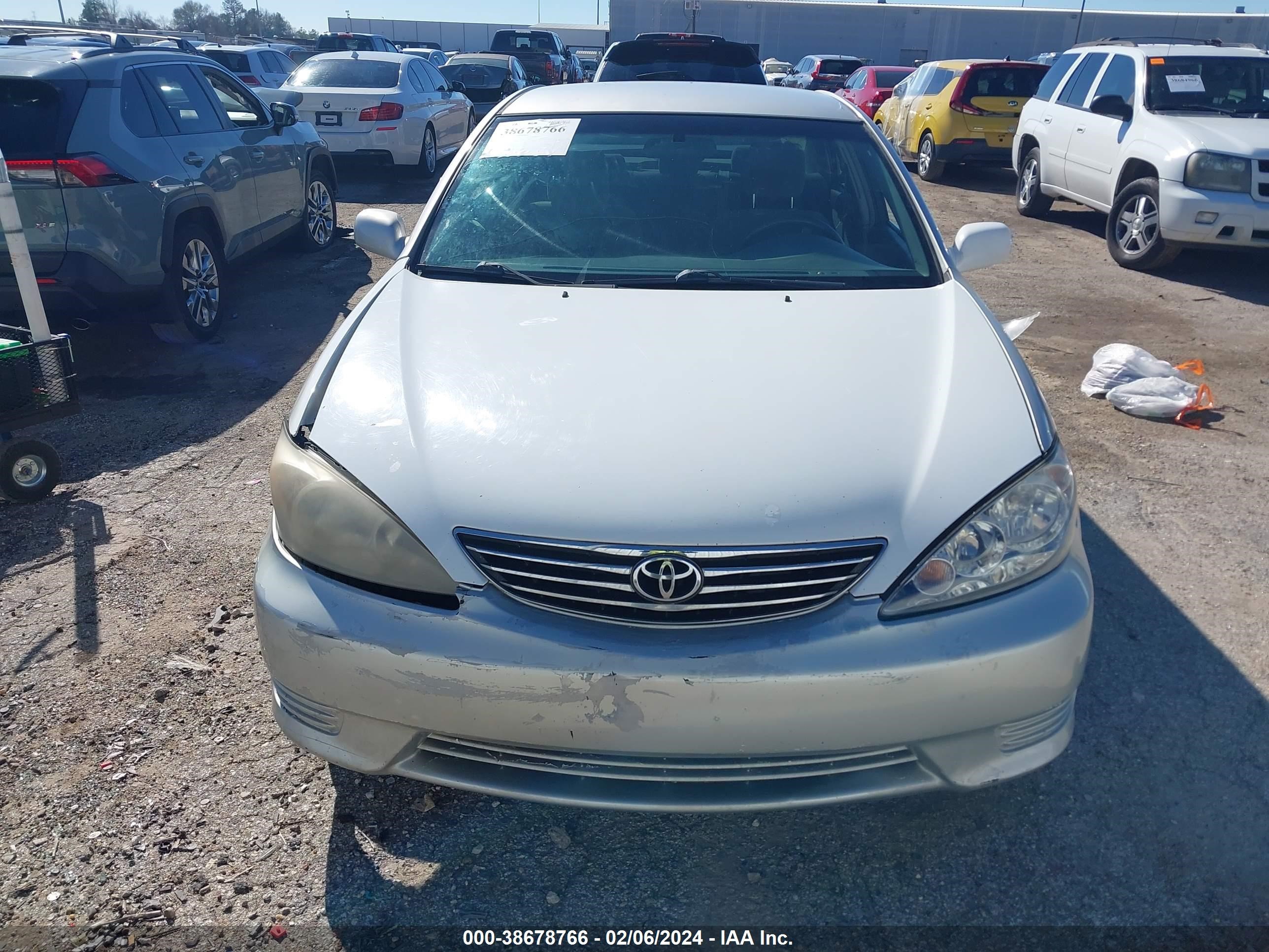 Photo 12 VIN: 4T1BE32K86U130244 - TOYOTA CAMRY 