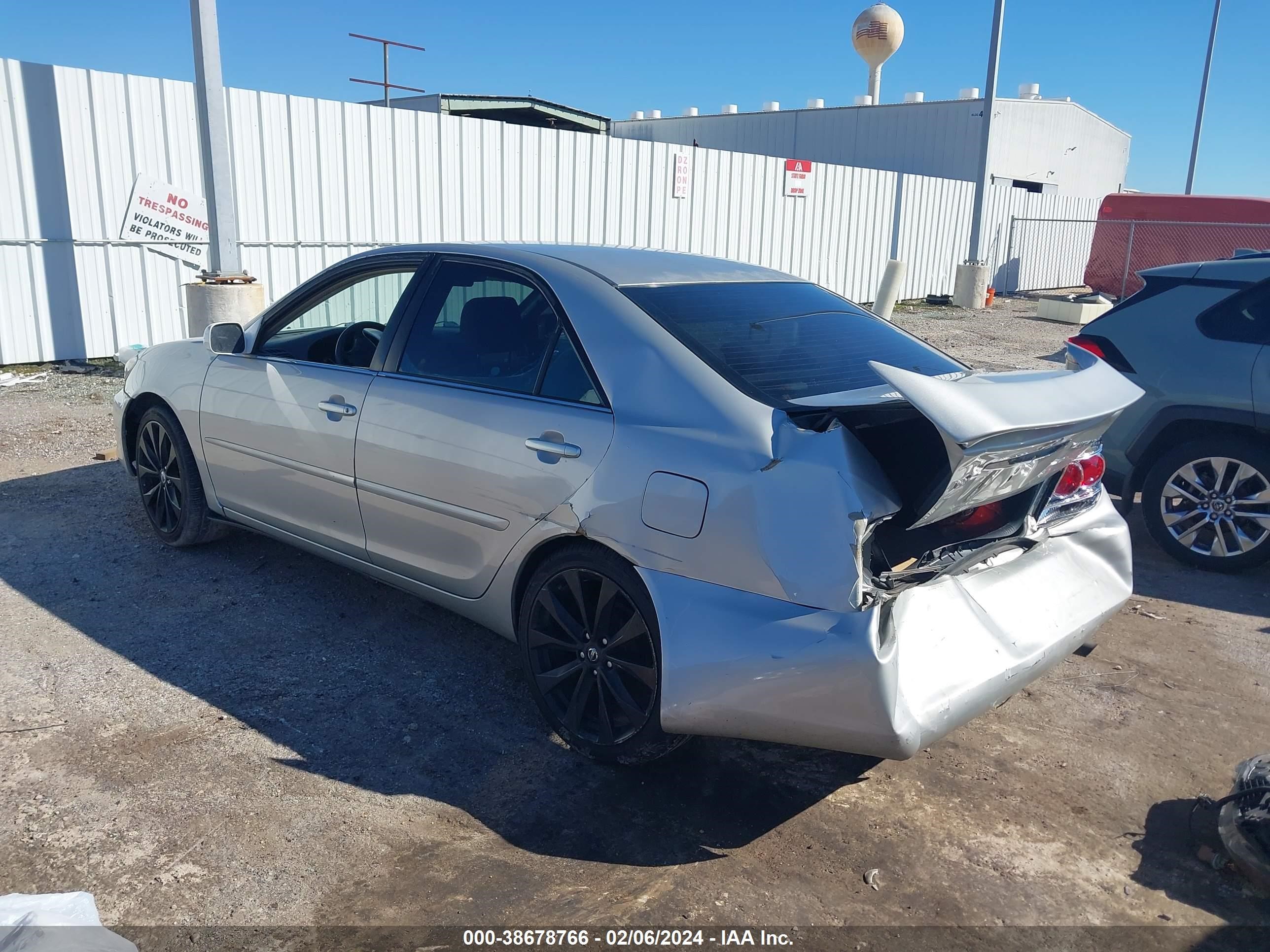 Photo 2 VIN: 4T1BE32K86U130244 - TOYOTA CAMRY 