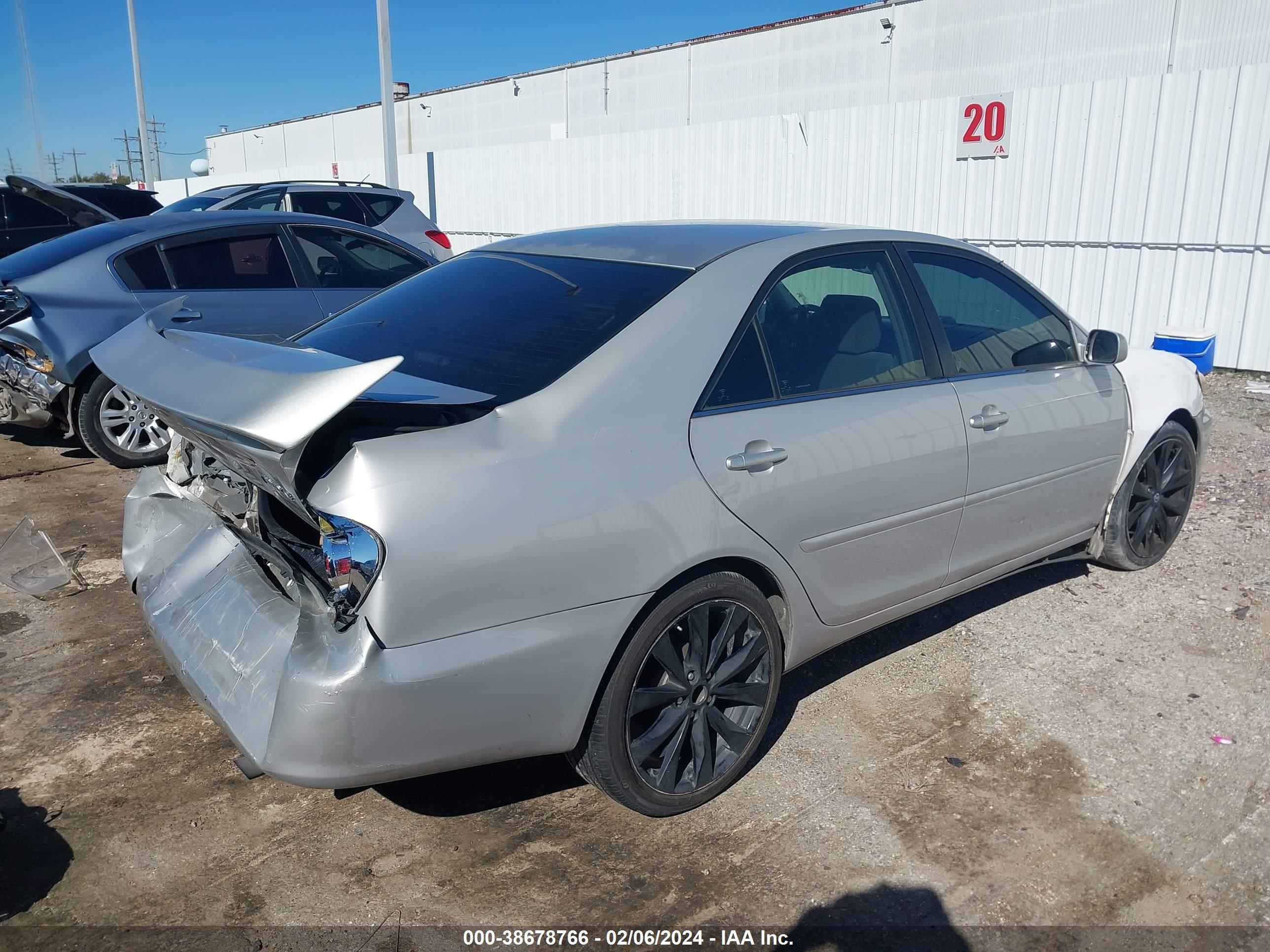 Photo 3 VIN: 4T1BE32K86U130244 - TOYOTA CAMRY 