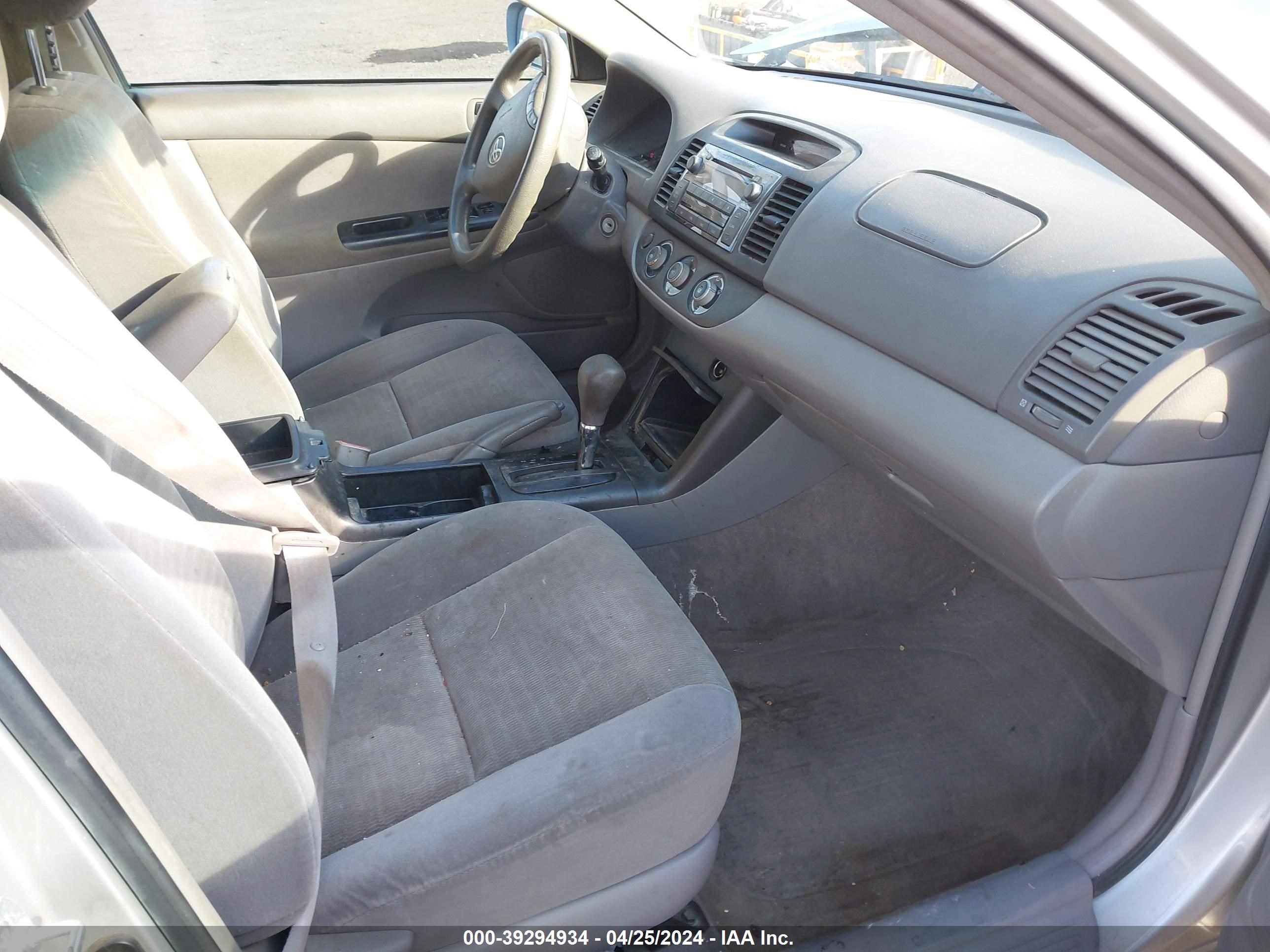 Photo 4 VIN: 4T1BE32K86U134570 - TOYOTA CAMRY 