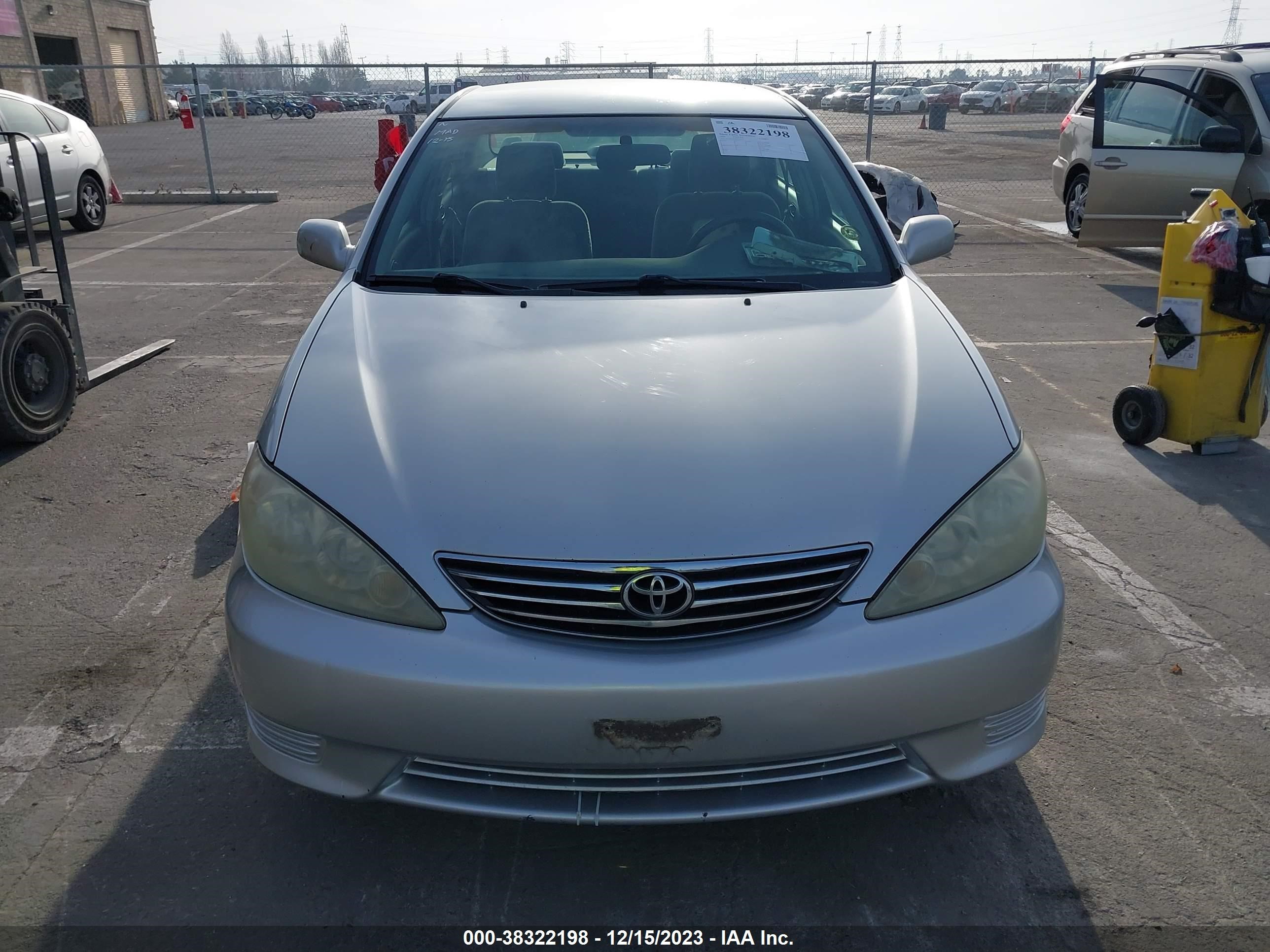 Photo 11 VIN: 4T1BE32K86U701957 - TOYOTA CAMRY 