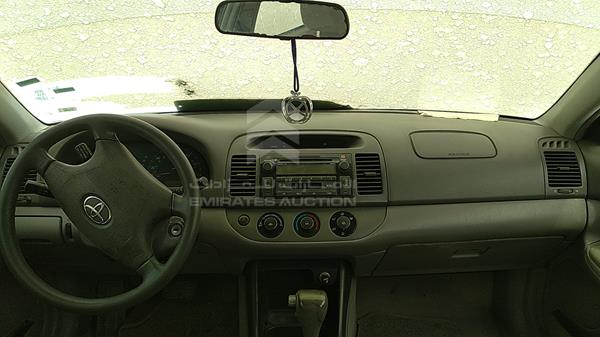 Photo 13 VIN: 4T1BE32K92U011032 - TOYOTA CAMRY 