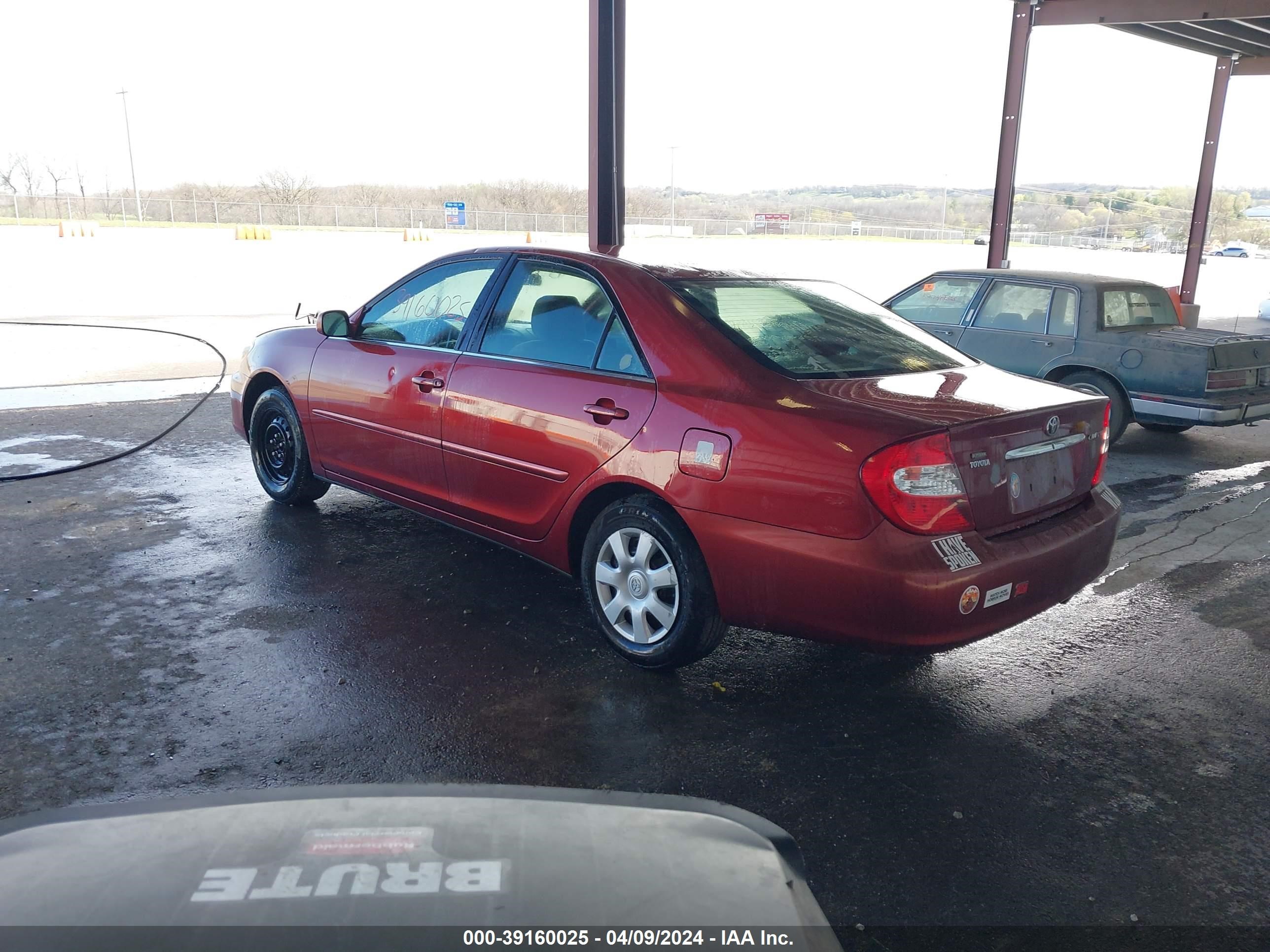 Photo 2 VIN: 4T1BE32K92U036612 - TOYOTA CAMRY 