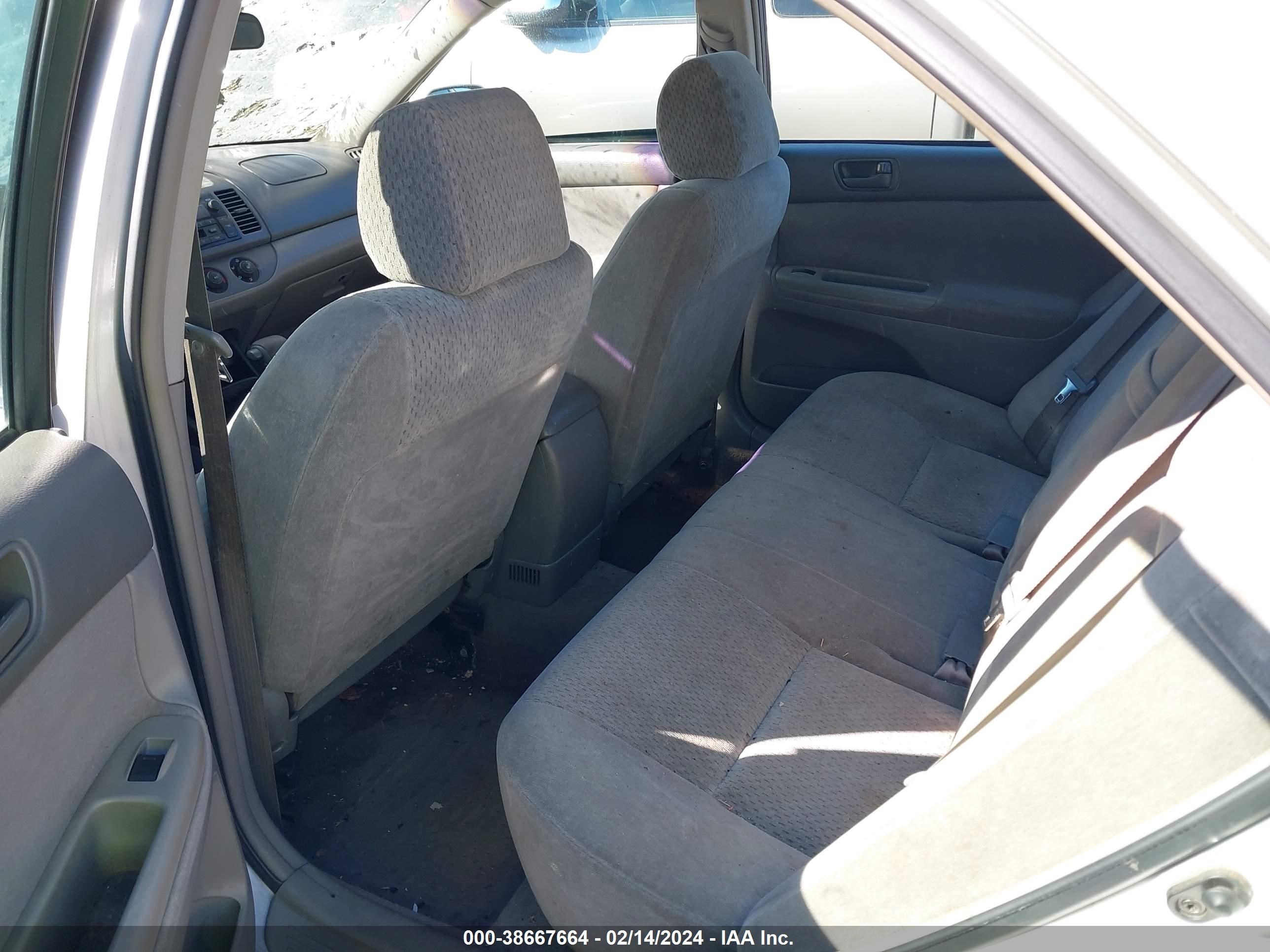 Photo 7 VIN: 4T1BE32K92U054169 - TOYOTA CAMRY 