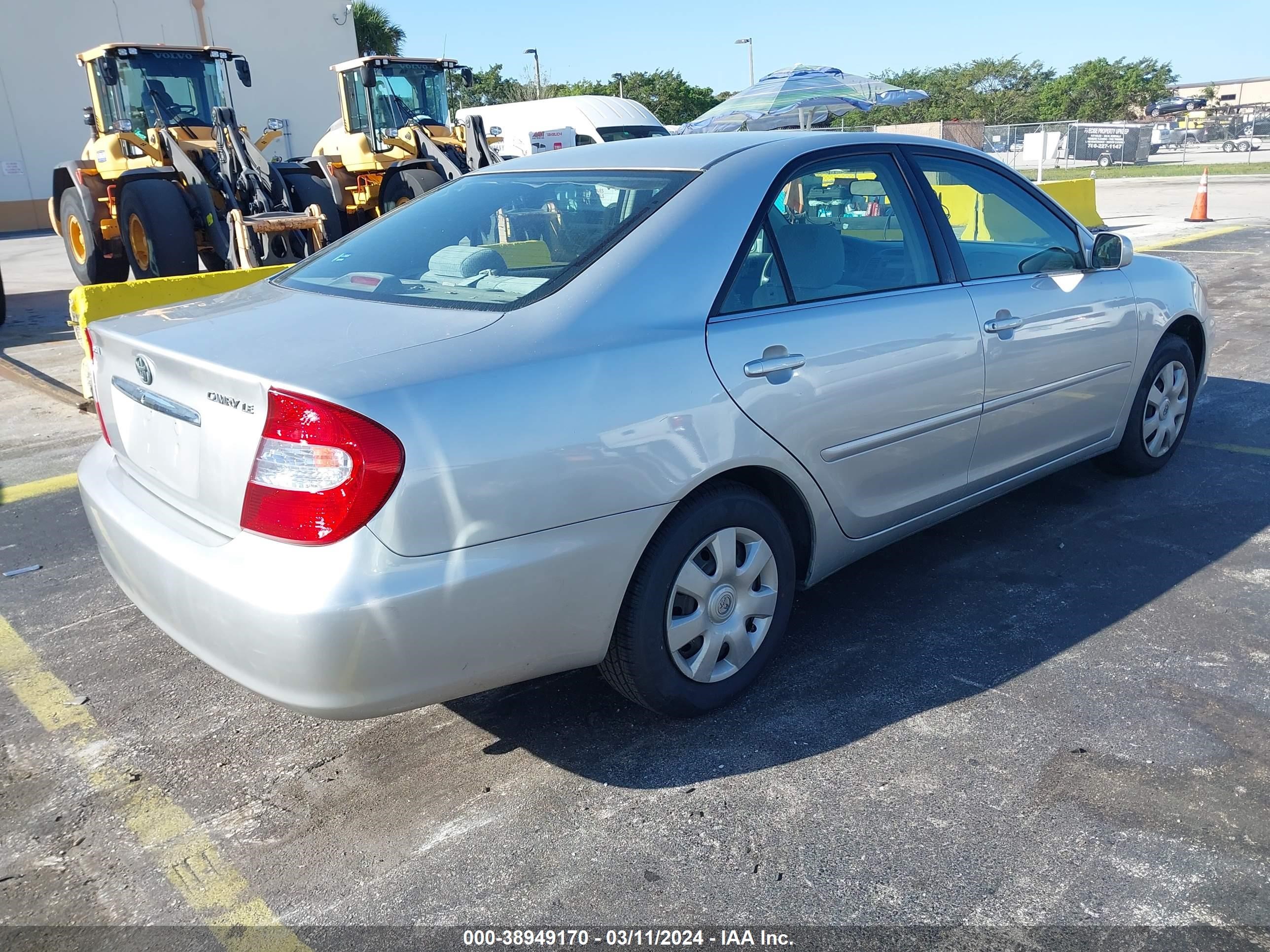 Photo 3 VIN: 4T1BE32K934703759 - TOYOTA CAMRY 