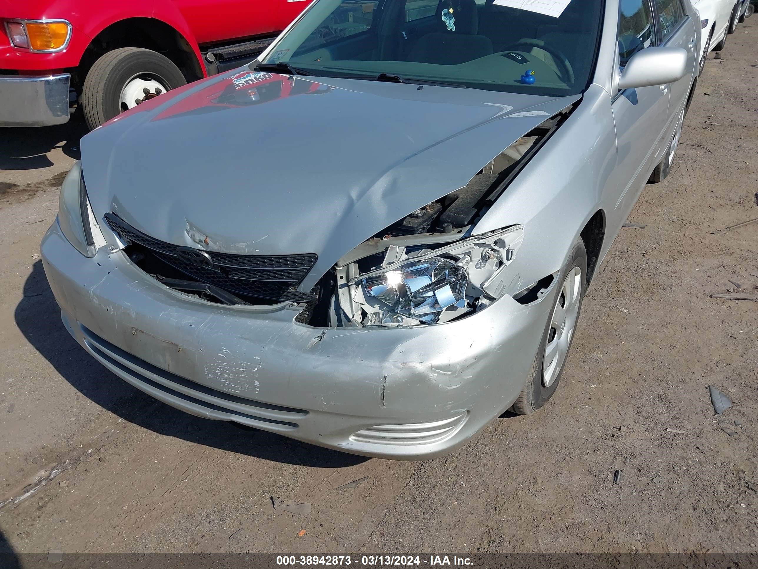 Photo 4 VIN: 4T1BE32K93U135321 - TOYOTA CAMRY 