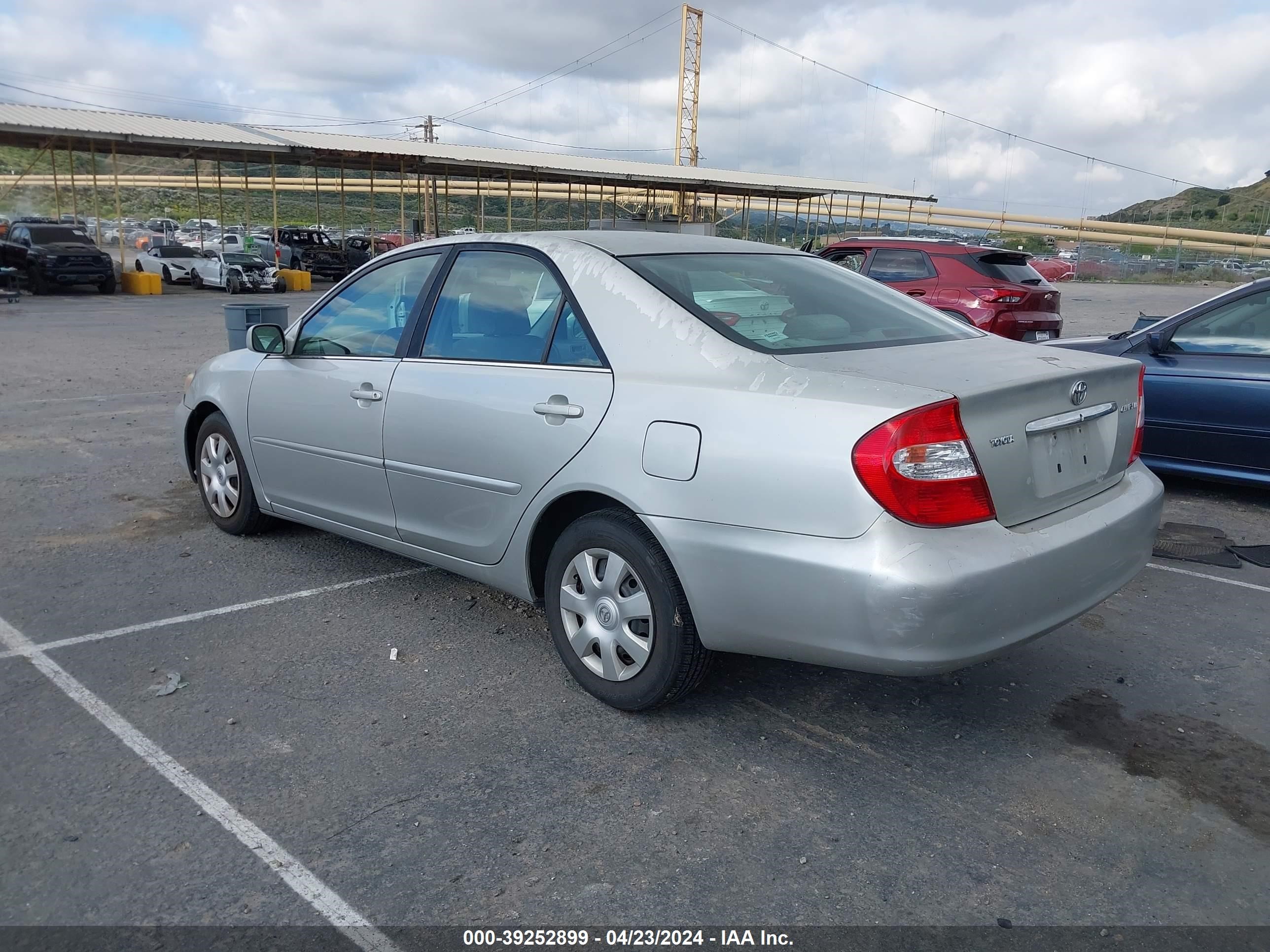 Photo 2 VIN: 4T1BE32K93U695839 - TOYOTA CAMRY 