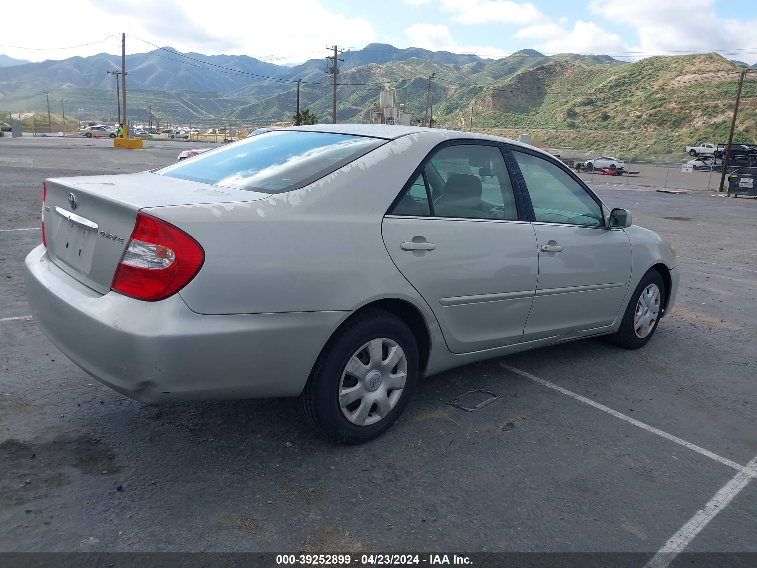 Photo 3 VIN: 4T1BE32K93U695839 - TOYOTA CAMRY 