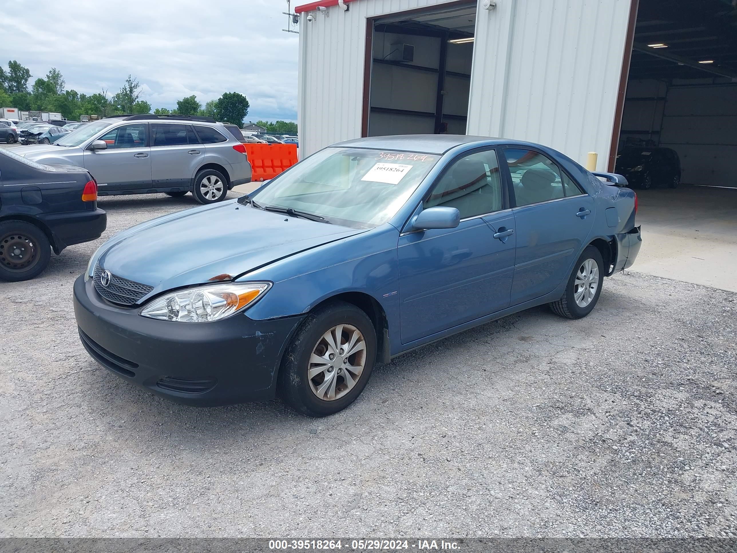 Photo 1 VIN: 4T1BE32K94U830450 - TOYOTA CAMRY 