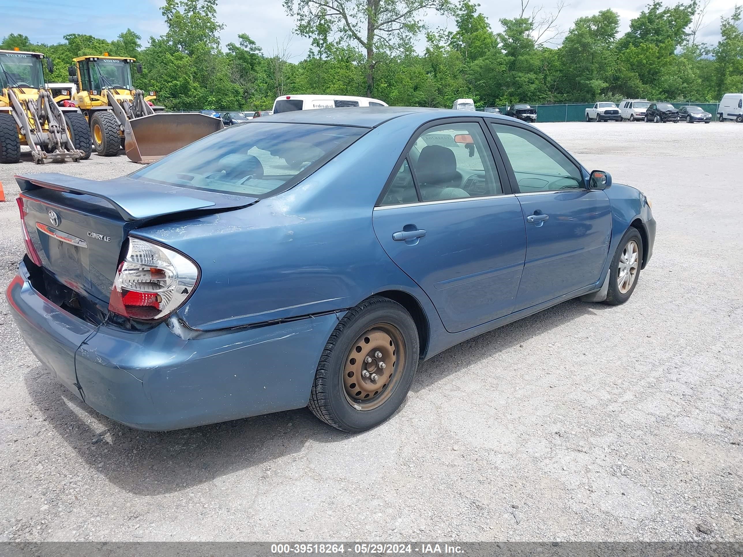 Photo 3 VIN: 4T1BE32K94U830450 - TOYOTA CAMRY 