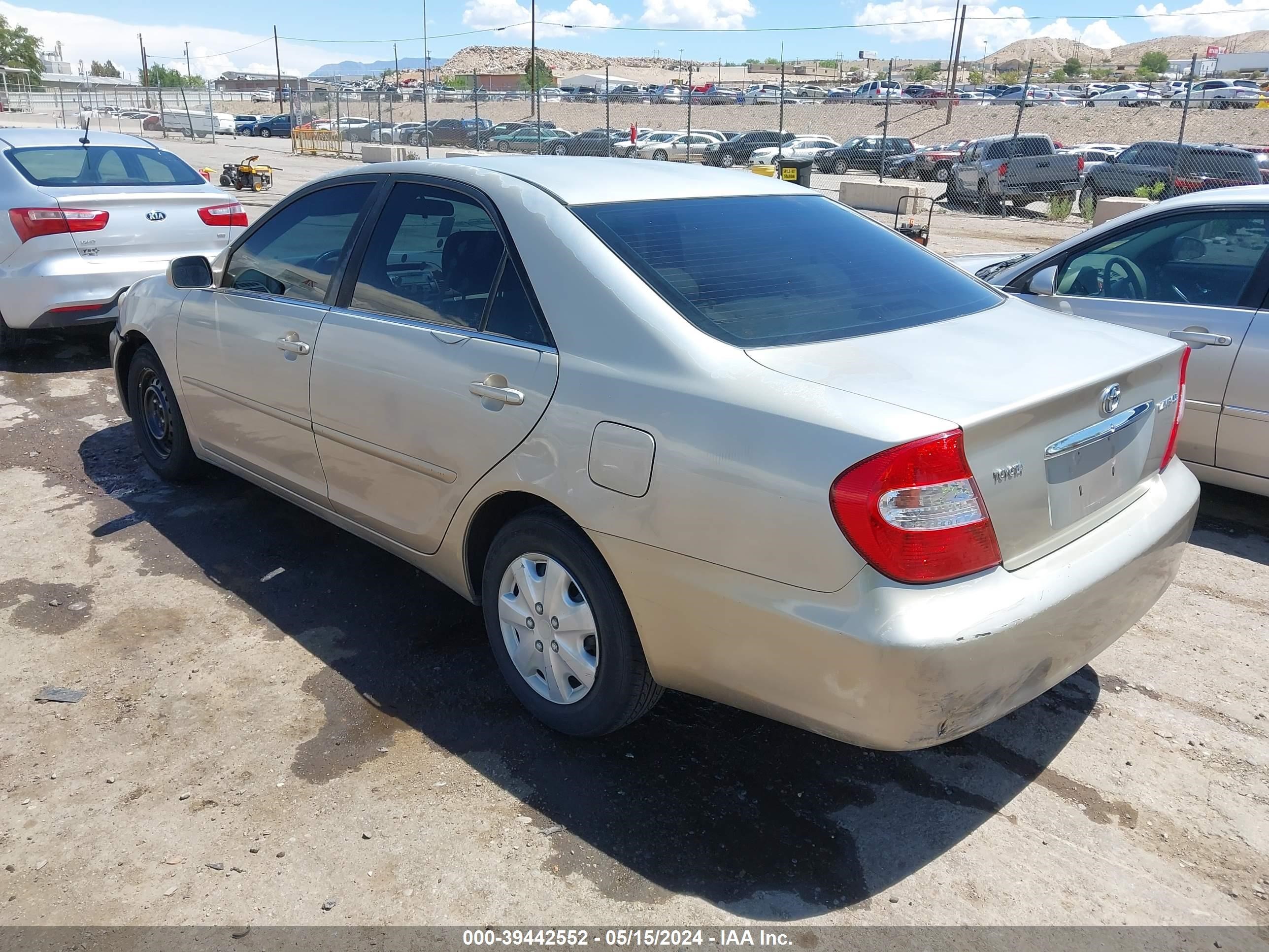 Photo 2 VIN: 4T1BE32K94U917748 - TOYOTA CAMRY 