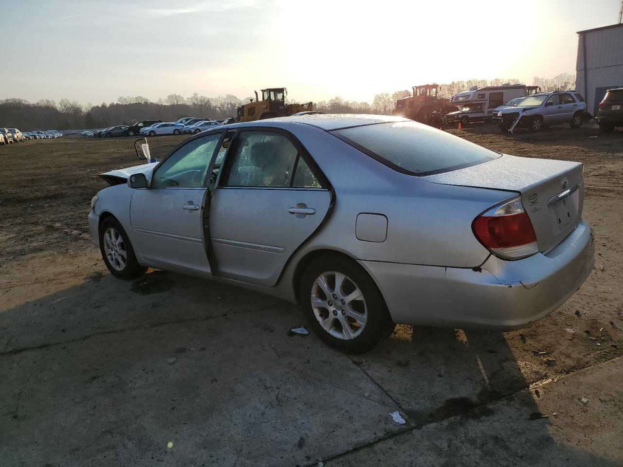 Photo 1 VIN: 4T1BE32K95U083157 - TOYOTA CAMRY 