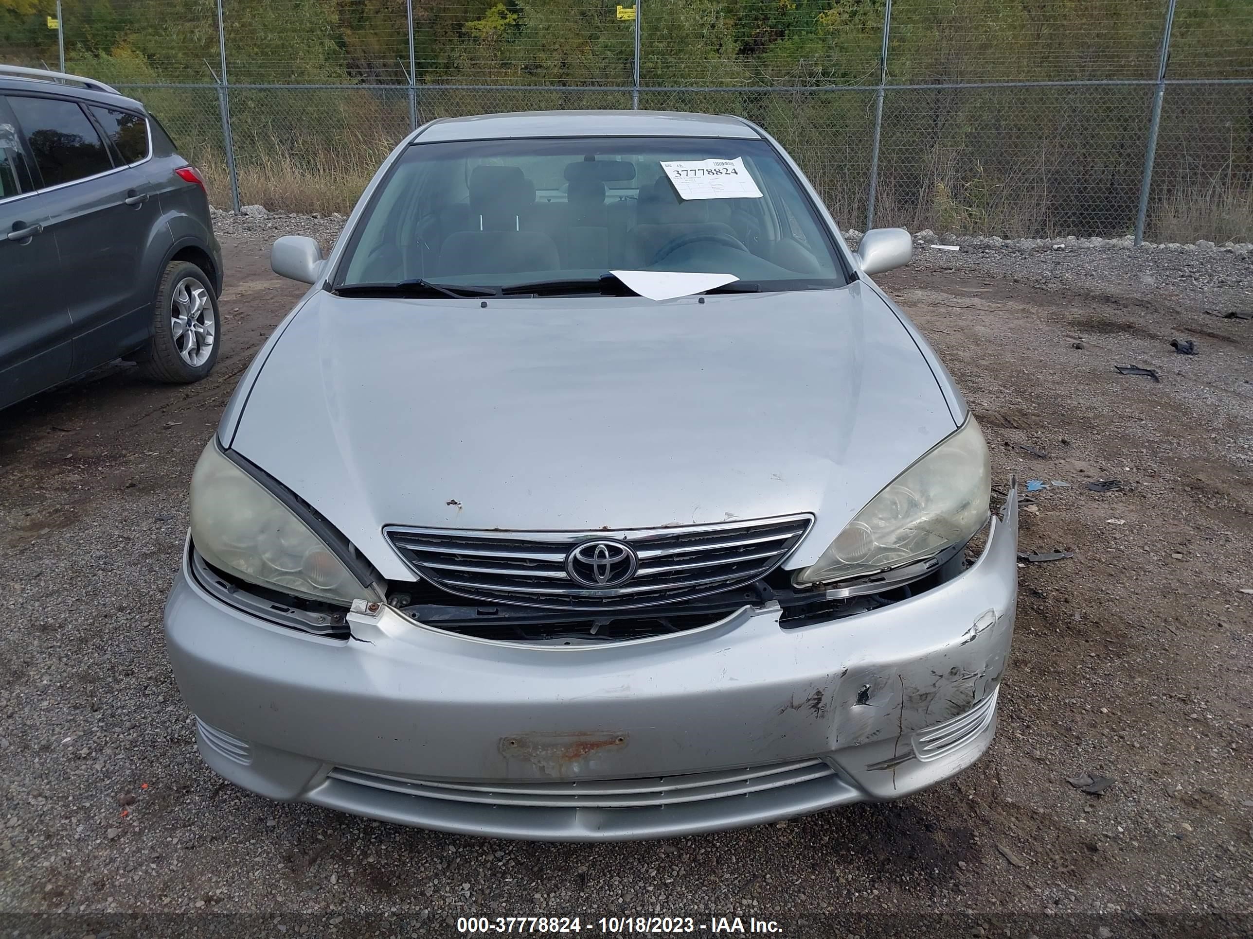 Photo 11 VIN: 4T1BE32K95U098628 - TOYOTA CAMRY 