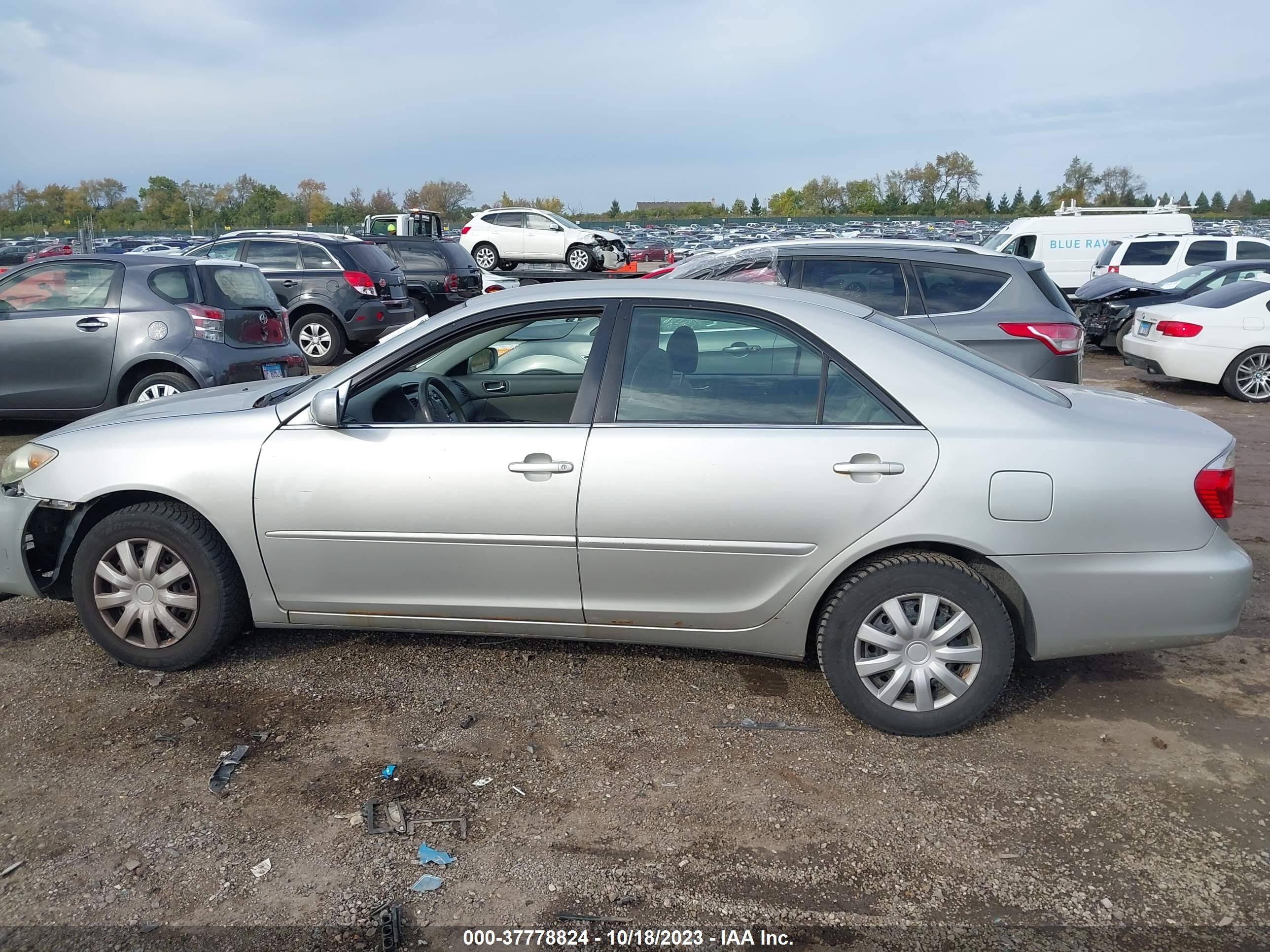 Photo 13 VIN: 4T1BE32K95U098628 - TOYOTA CAMRY 