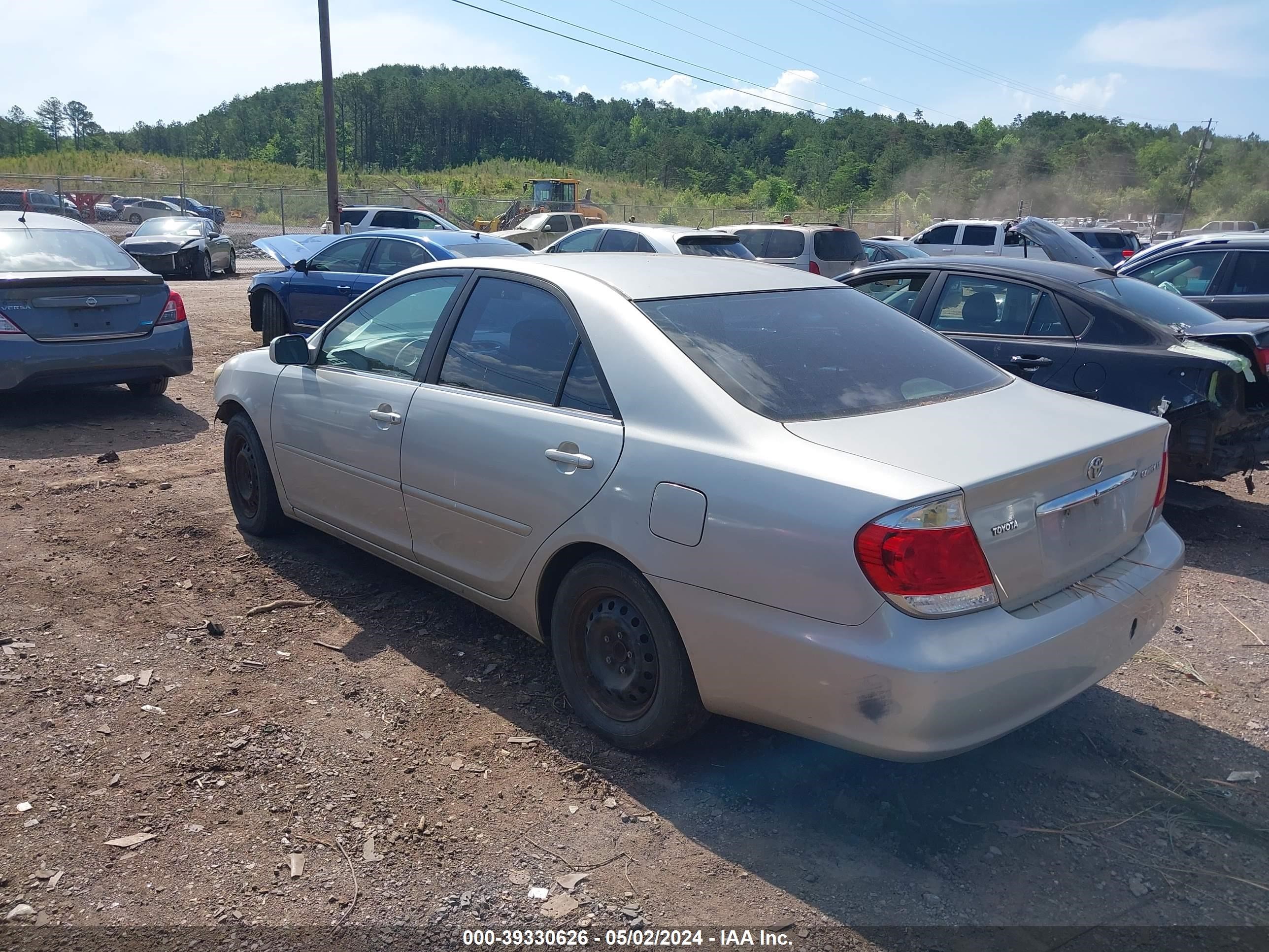 Photo 2 VIN: 4T1BE32K95U103374 - TOYOTA CAMRY 