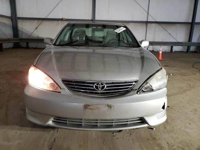 Photo 4 VIN: 4T1BE32K95U393082 - TOYOTA CAMRY LE 