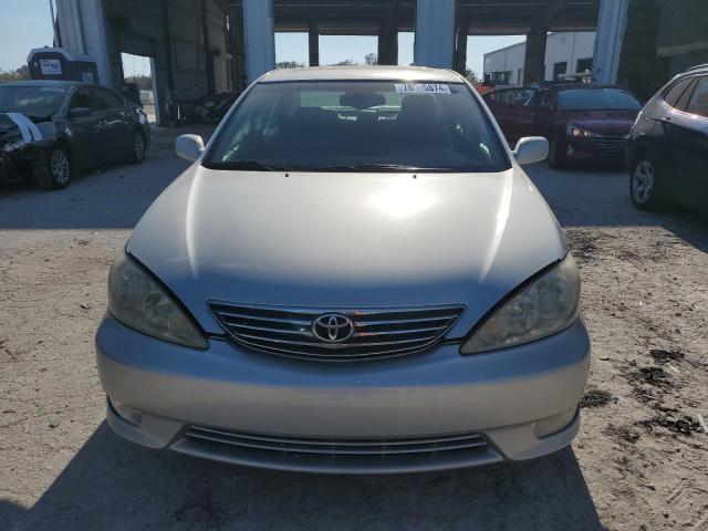 Photo 4 VIN: 4T1BE32K95U400175 - TOYOTA CAMRY LE 