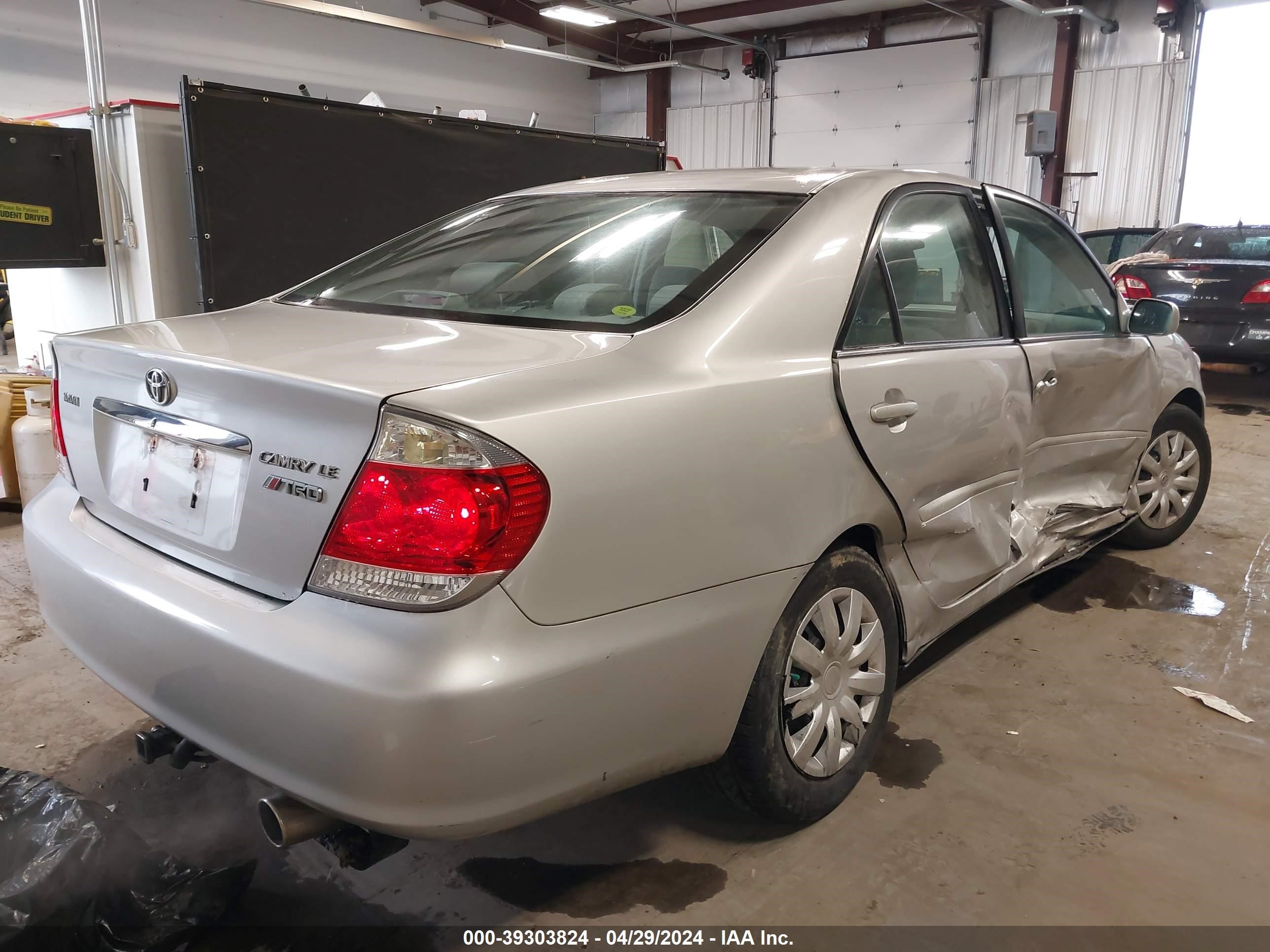 Photo 3 VIN: 4T1BE32K95U537875 - TOYOTA CAMRY 