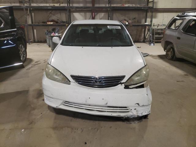 Photo 4 VIN: 4T1BE32K95U593556 - TOYOTA CAMRY 