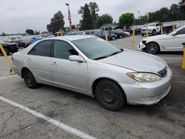 Photo 3 VIN: 4T1BE32K95U613739 - TOYOTA CAMRY 