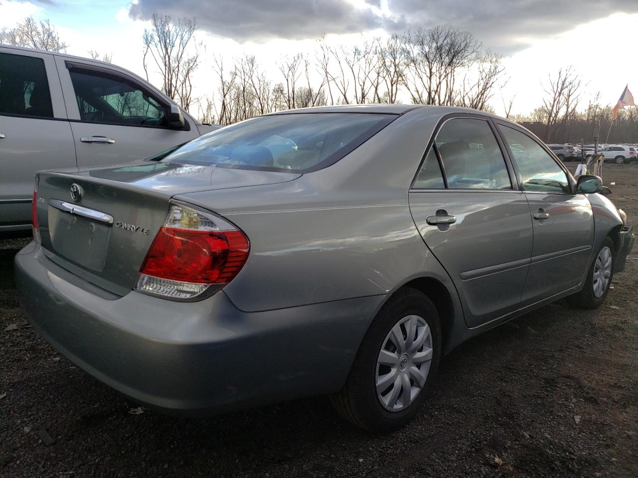 Photo 2 VIN: 4T1BE32K95U625034 - TOYOTA CAMRY 