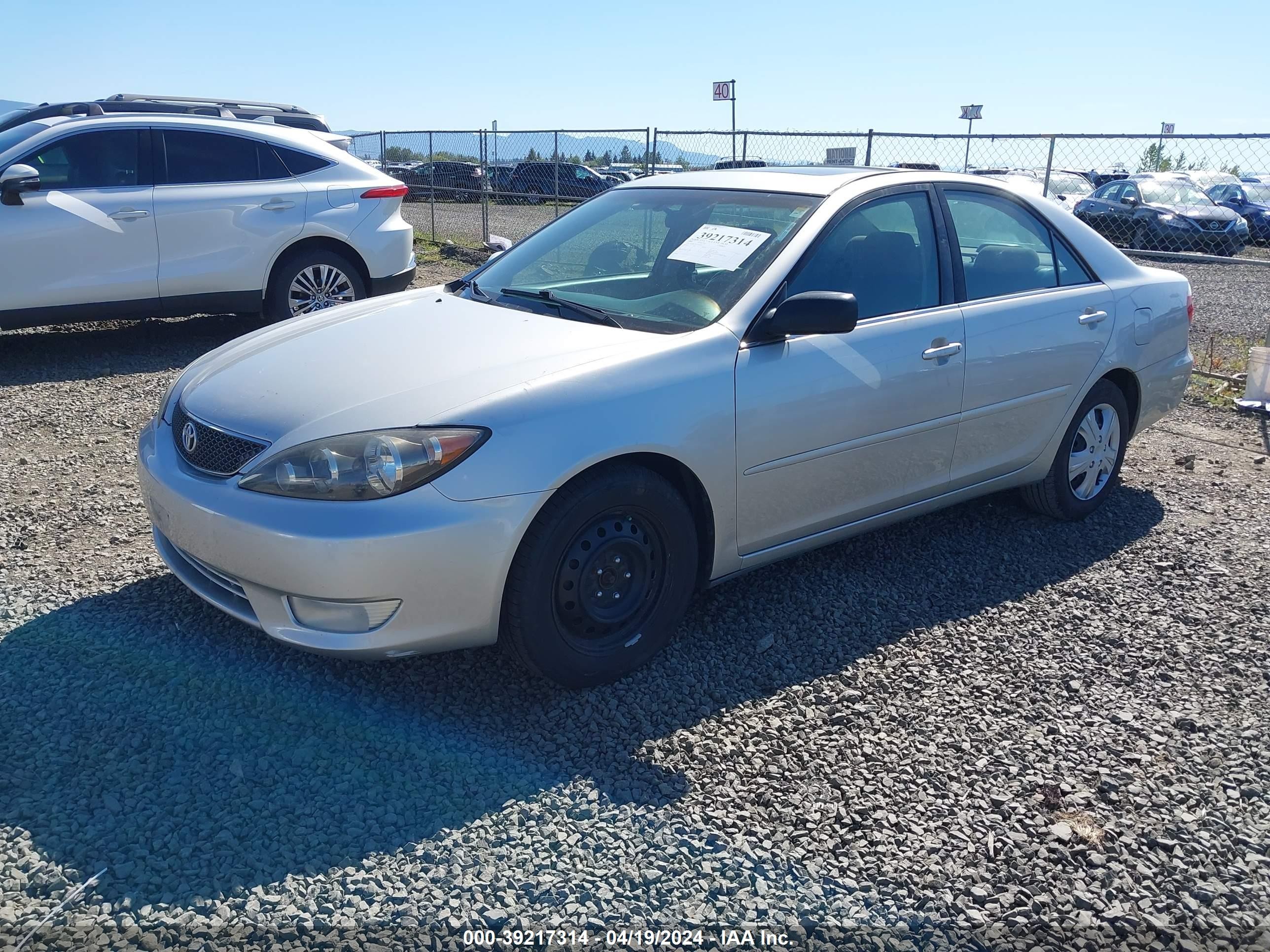 Photo 1 VIN: 4T1BE32K95U973917 - TOYOTA CAMRY 