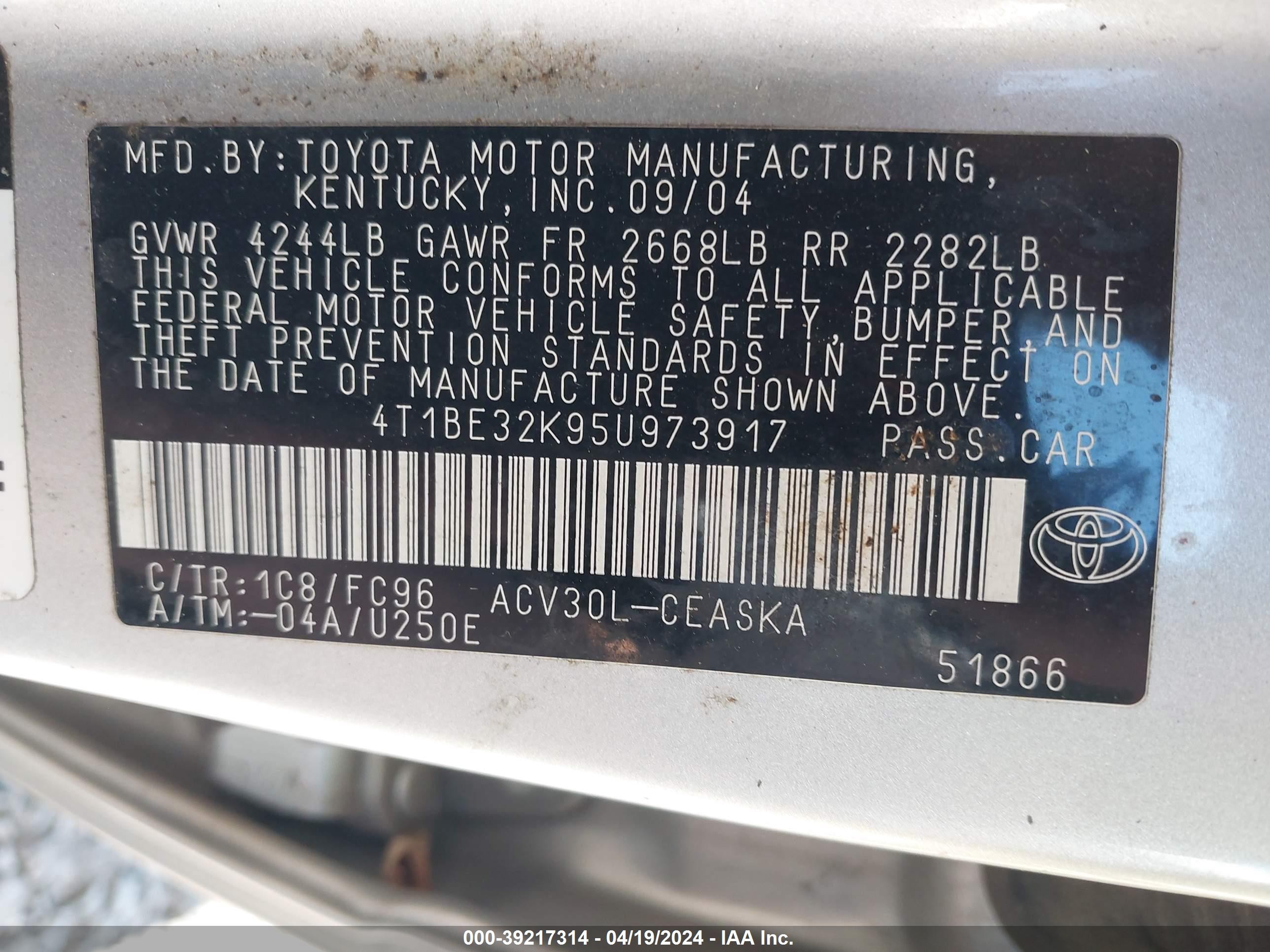 Photo 8 VIN: 4T1BE32K95U973917 - TOYOTA CAMRY 