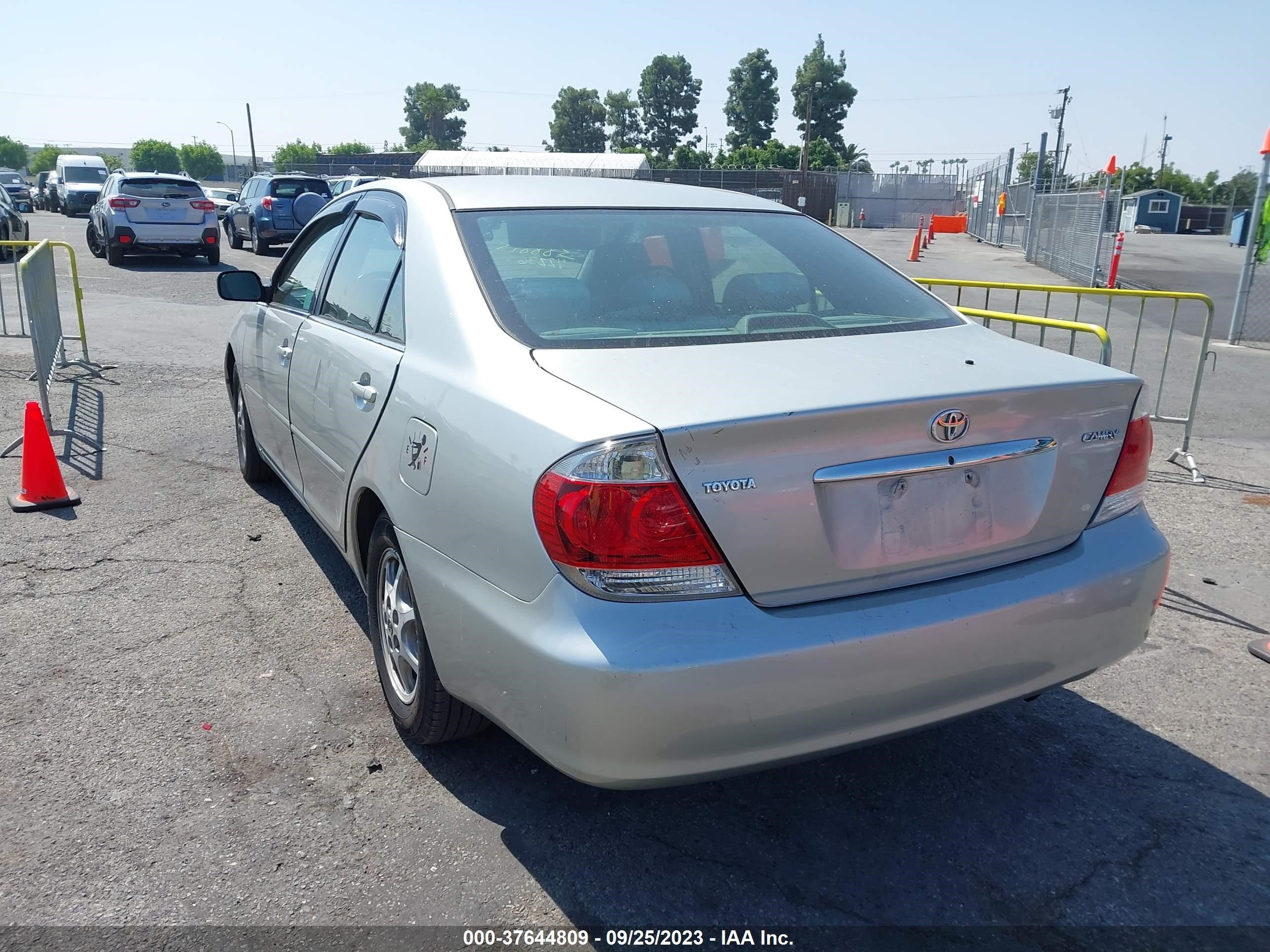 Photo 2 VIN: 4T1BE32K96U164516 - TOYOTA CAMRY 