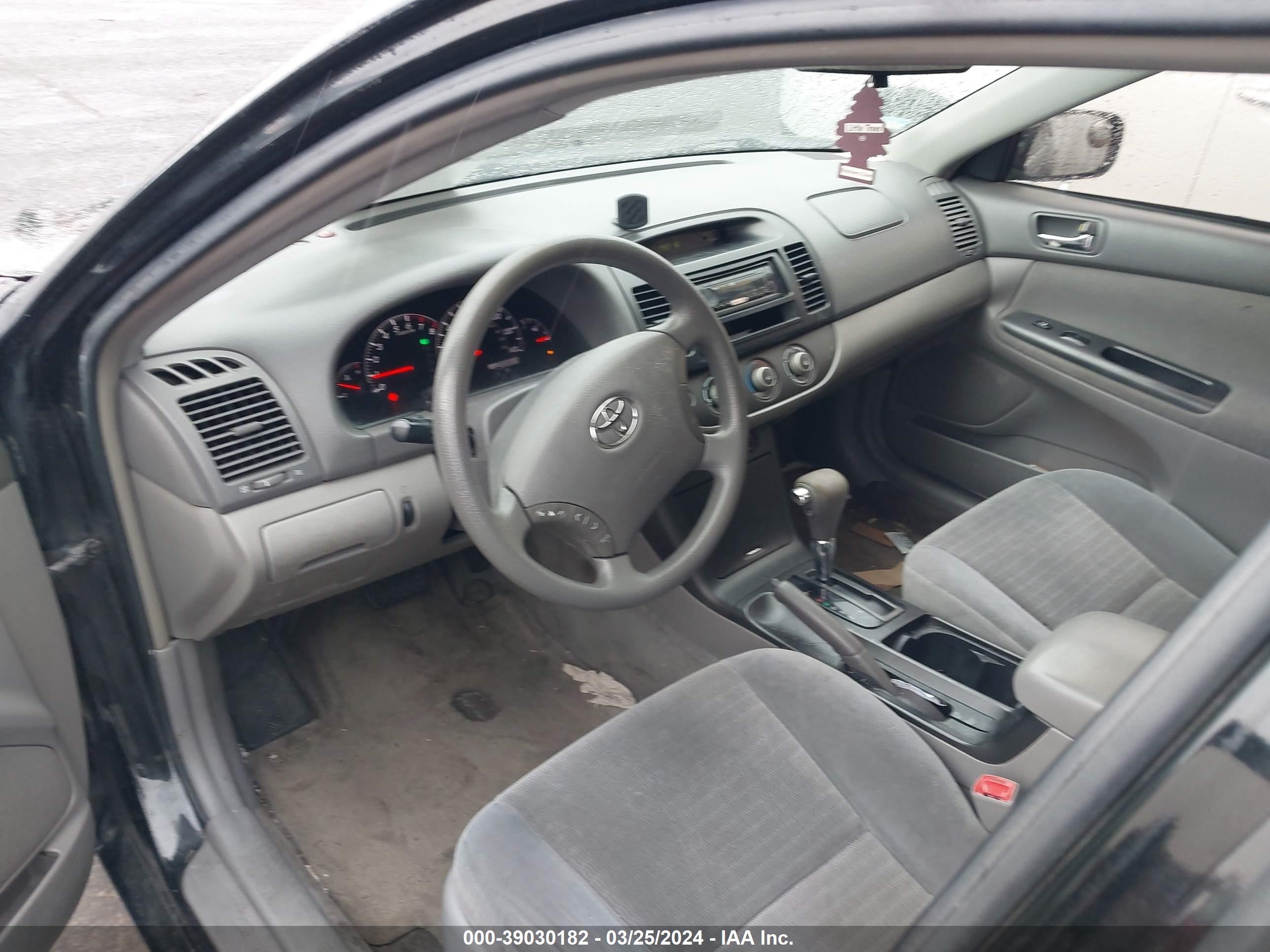 Photo 4 VIN: 4T1BE32K96U642076 - TOYOTA CAMRY 