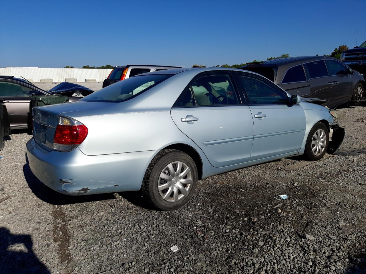 Photo 2 VIN: 4T1BE32K96U669861 - TOYOTA CAMRY 