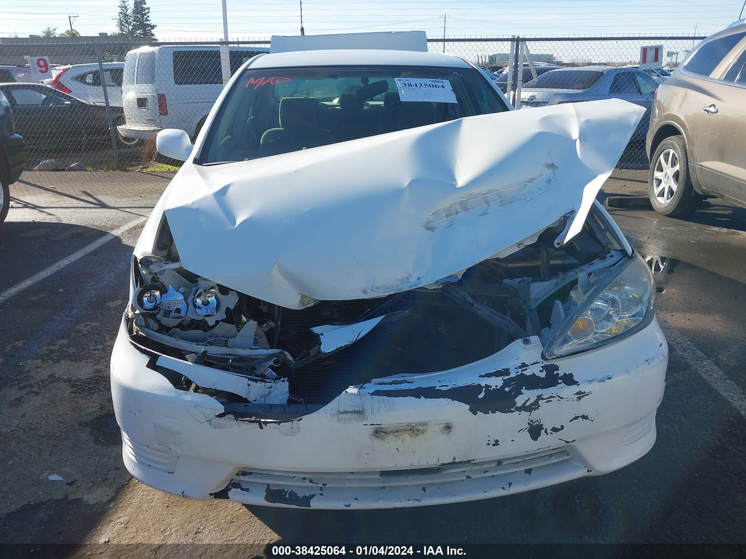 Photo 5 VIN: 4T1BE32K96U692217 - TOYOTA CAMRY 