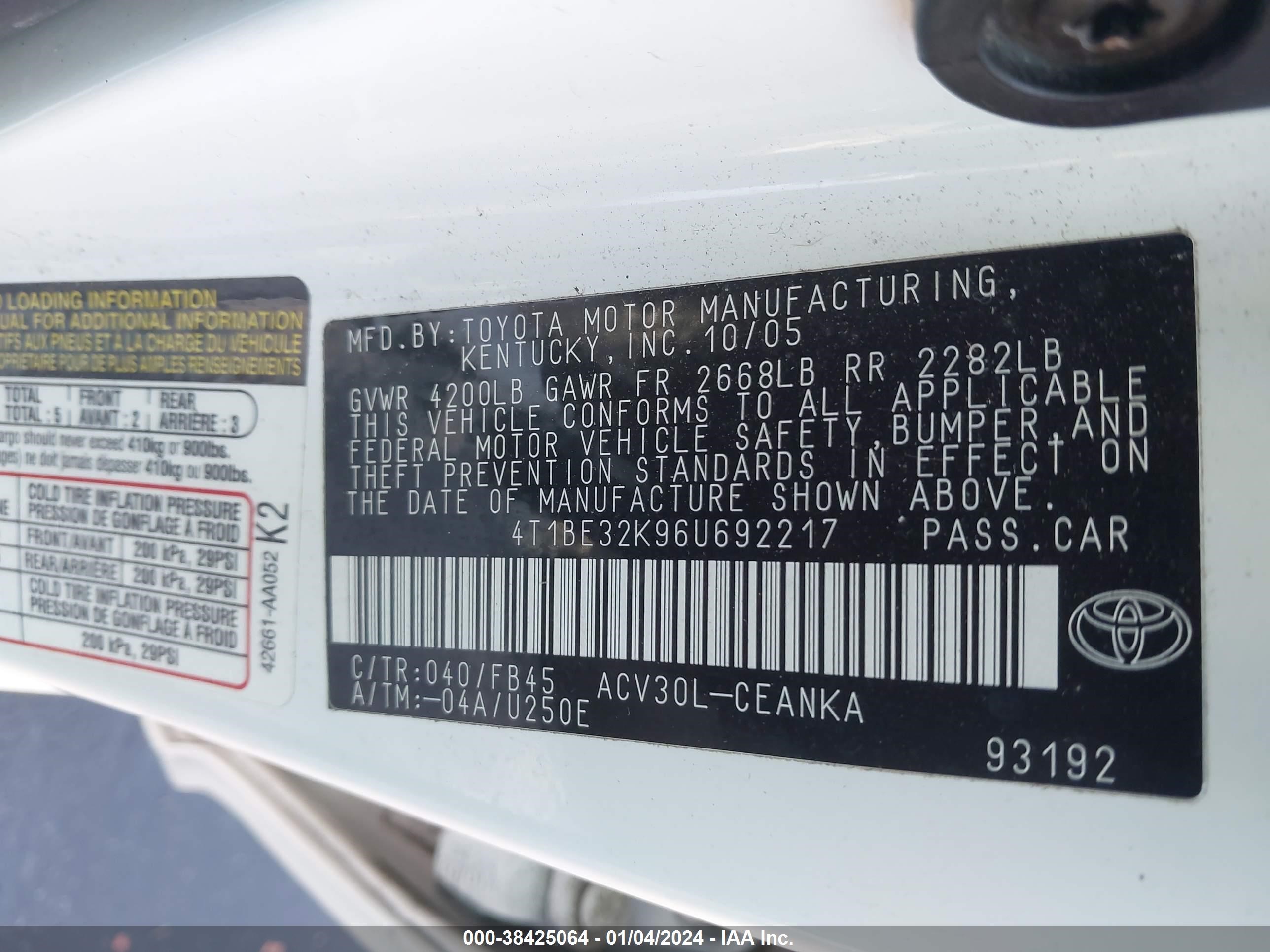 Photo 8 VIN: 4T1BE32K96U692217 - TOYOTA CAMRY 