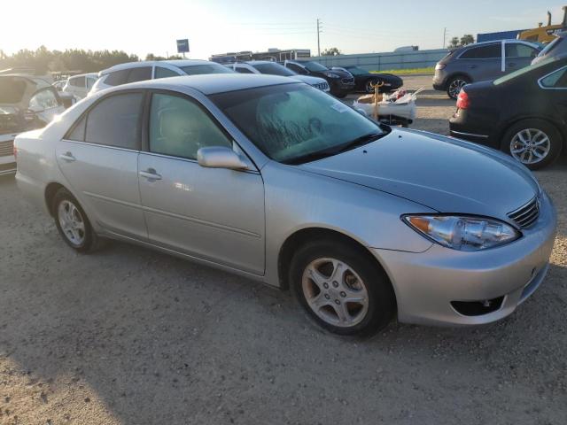 Photo 3 VIN: 4T1BE32K96U730867 - TOYOTA CAMRY LE 