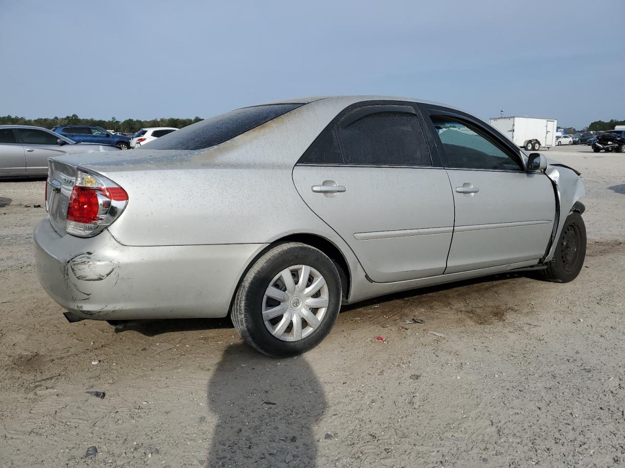 Photo 2 VIN: 4T1BE32K96U734966 - TOYOTA CAMRY 