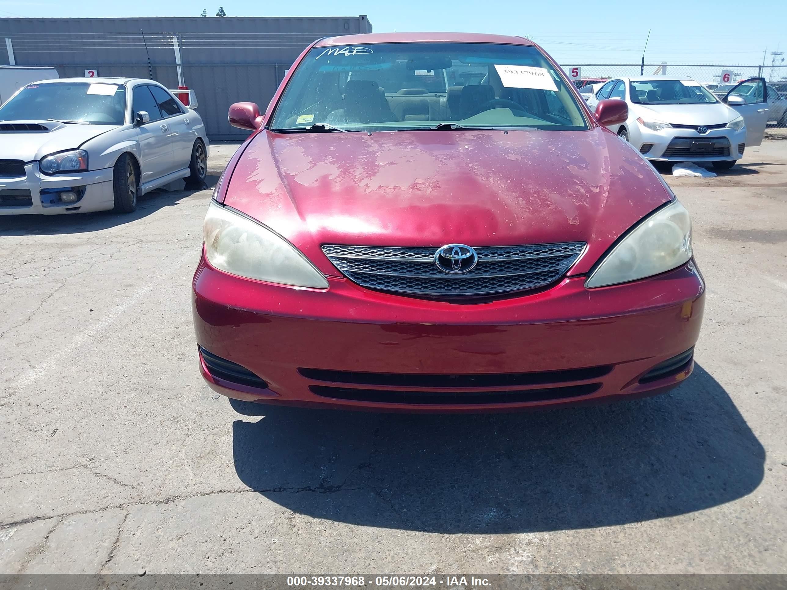 Photo 11 VIN: 4T1BE32KX2U555846 - TOYOTA CAMRY 