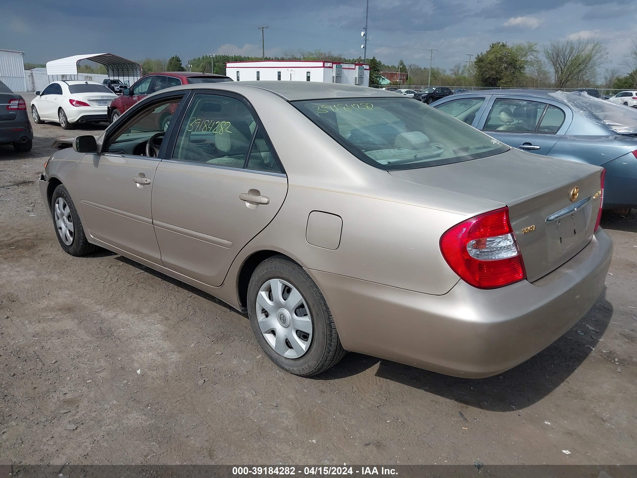 Photo 2 VIN: 4T1BE32KX2U563624 - TOYOTA CAMRY 