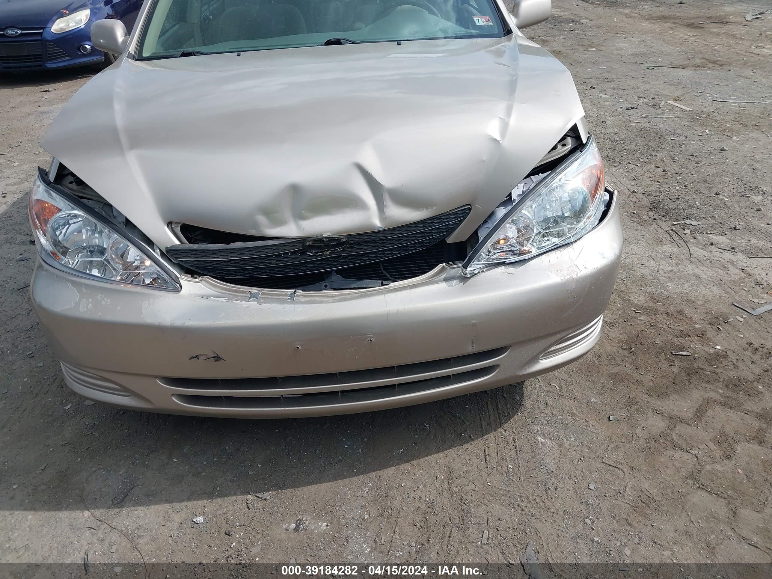 Photo 5 VIN: 4T1BE32KX2U563624 - TOYOTA CAMRY 