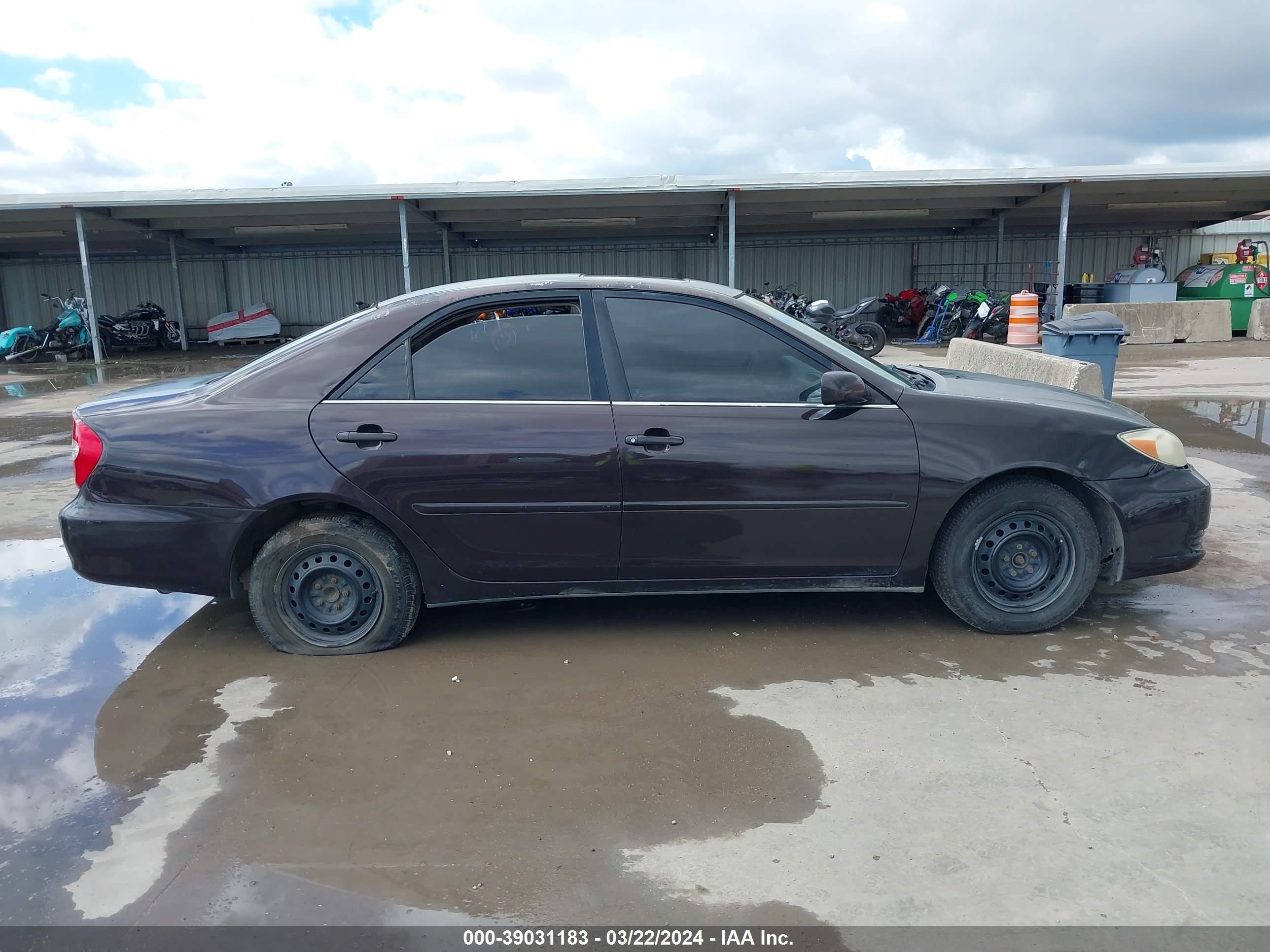 Photo 12 VIN: 4T1BE32KX2U600025 - TOYOTA CAMRY 