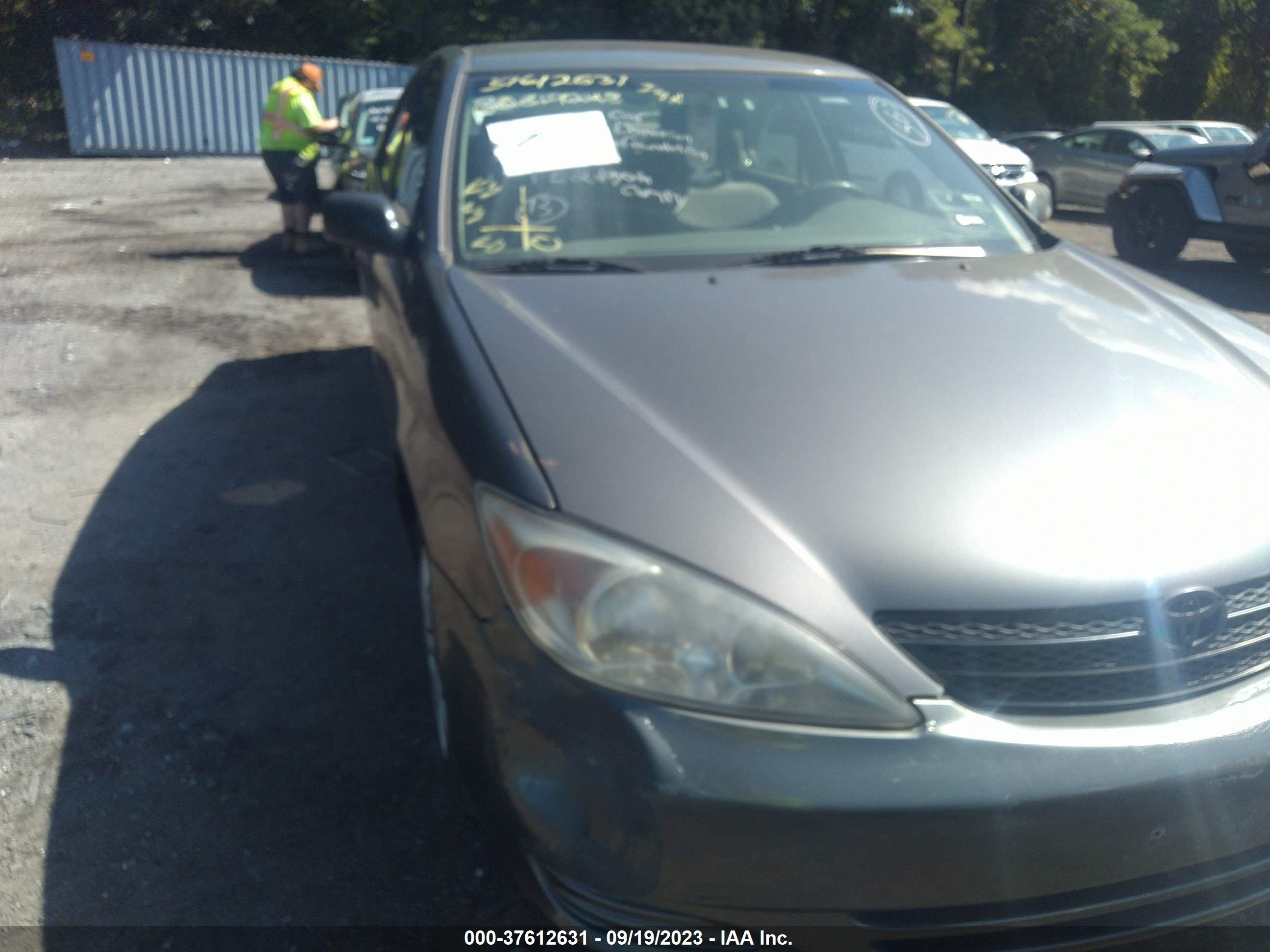 Photo 5 VIN: 4T1BE32KX2U631498 - TOYOTA CAMRY 