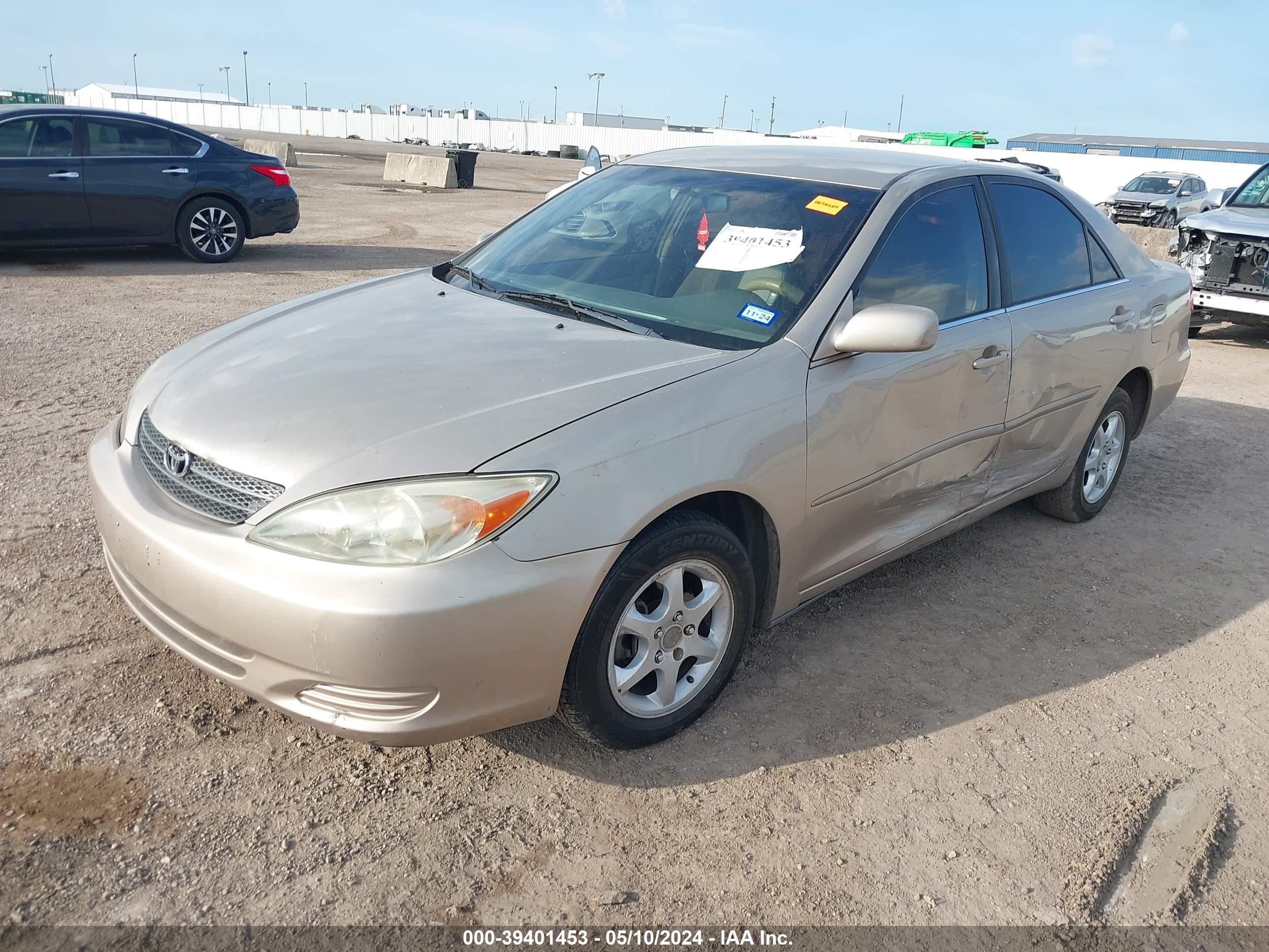 Photo 1 VIN: 4T1BE32KX3U166299 - TOYOTA CAMRY 