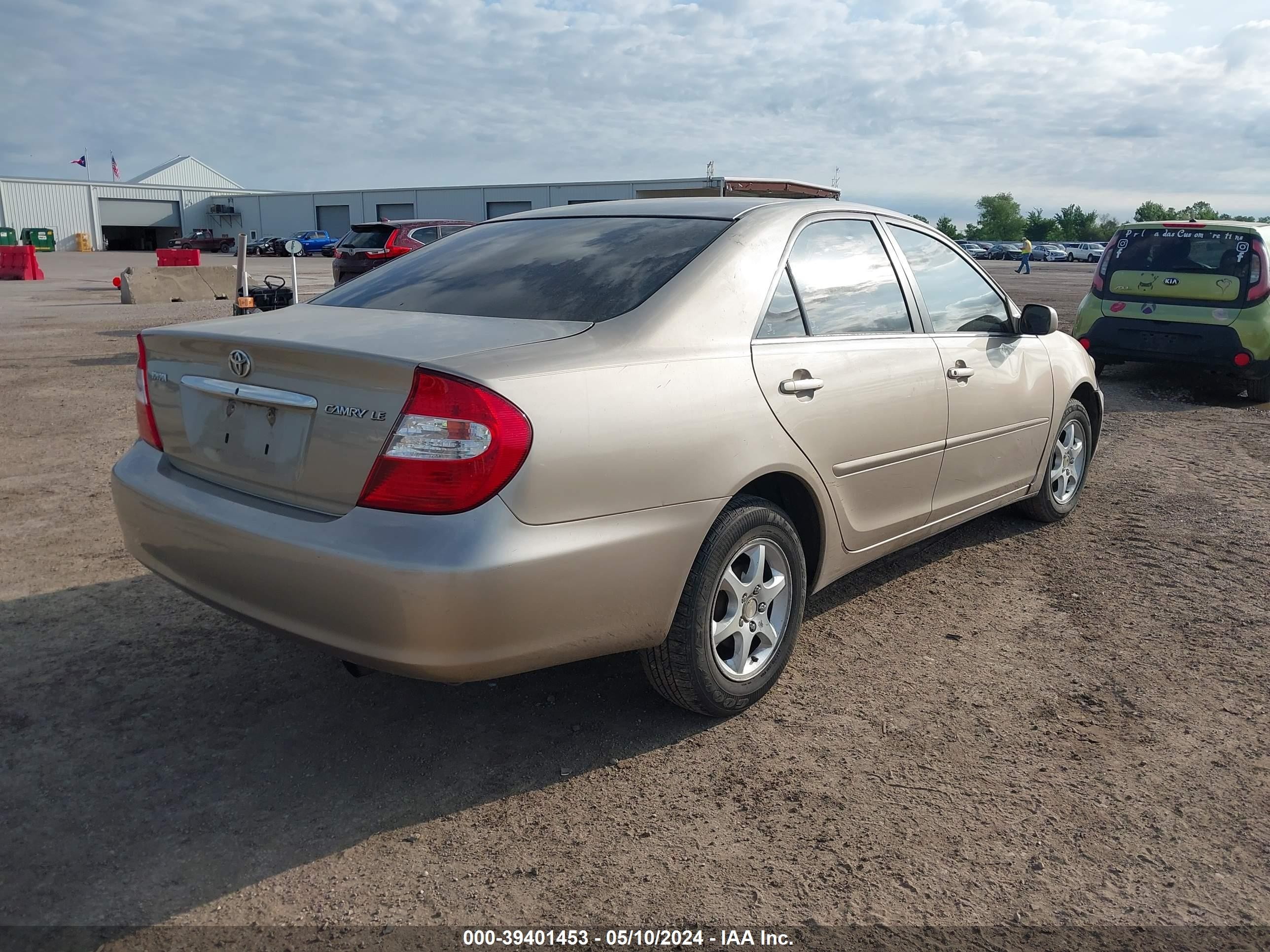 Photo 3 VIN: 4T1BE32KX3U166299 - TOYOTA CAMRY 