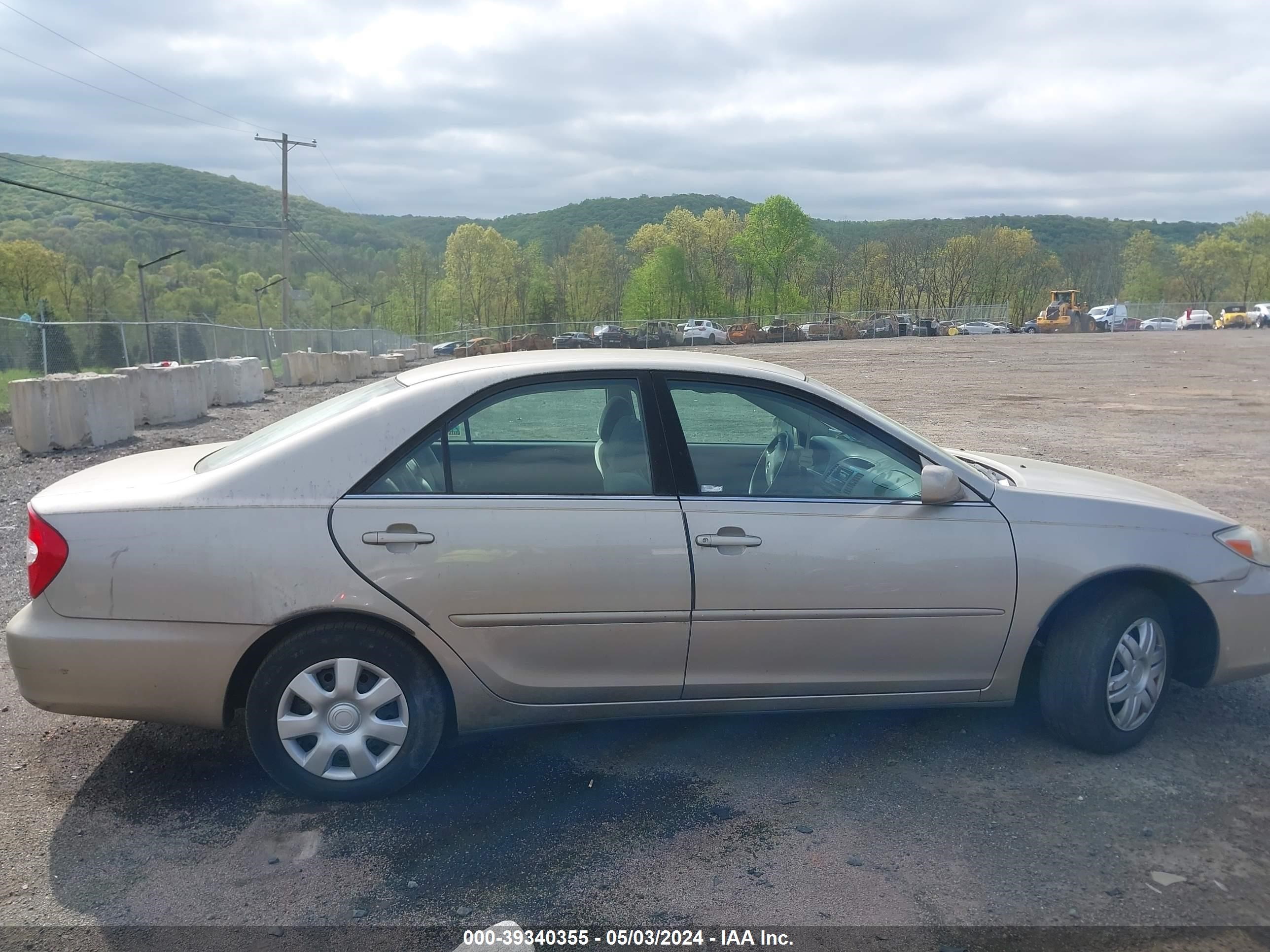 Photo 11 VIN: 4T1BE32KX3U238375 - TOYOTA CAMRY 