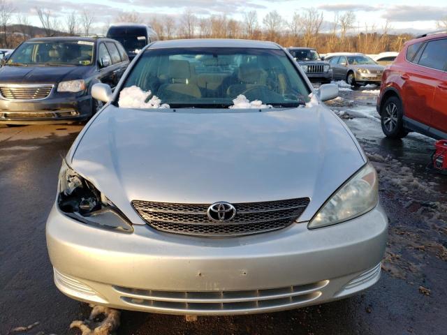 Photo 4 VIN: 4T1BE32KX3U649808 - TOYOTA CAMRY 